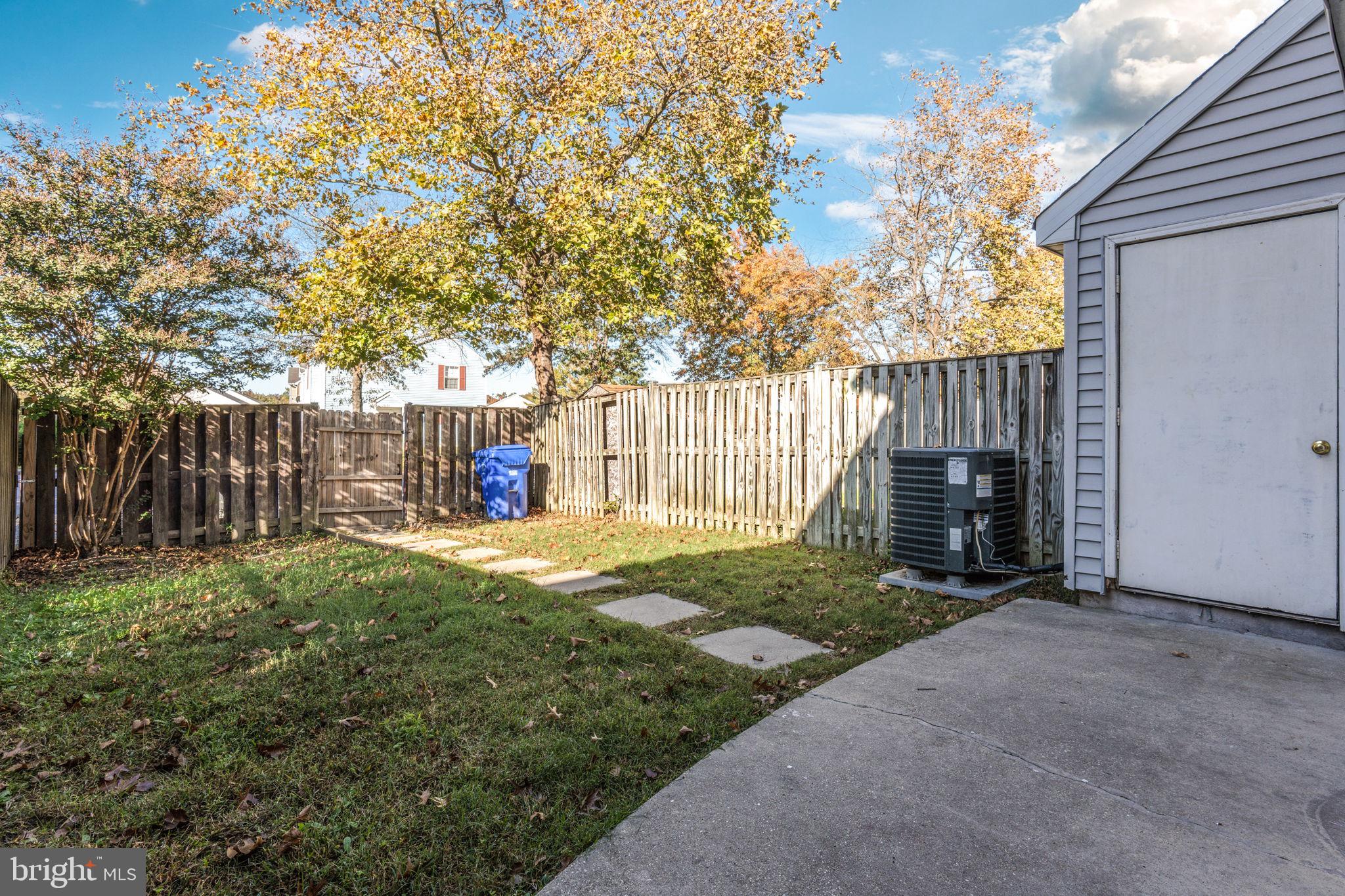 ST CHARLES SUB - HAMPSHIRE - Residential Lease