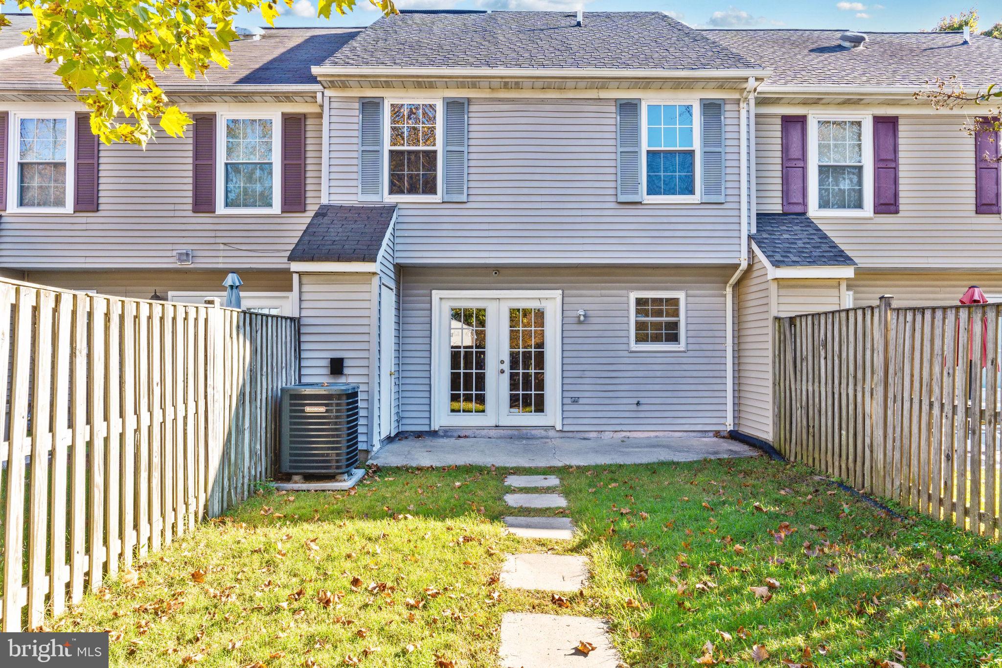 ST CHARLES SUB - HAMPSHIRE - Residential Lease