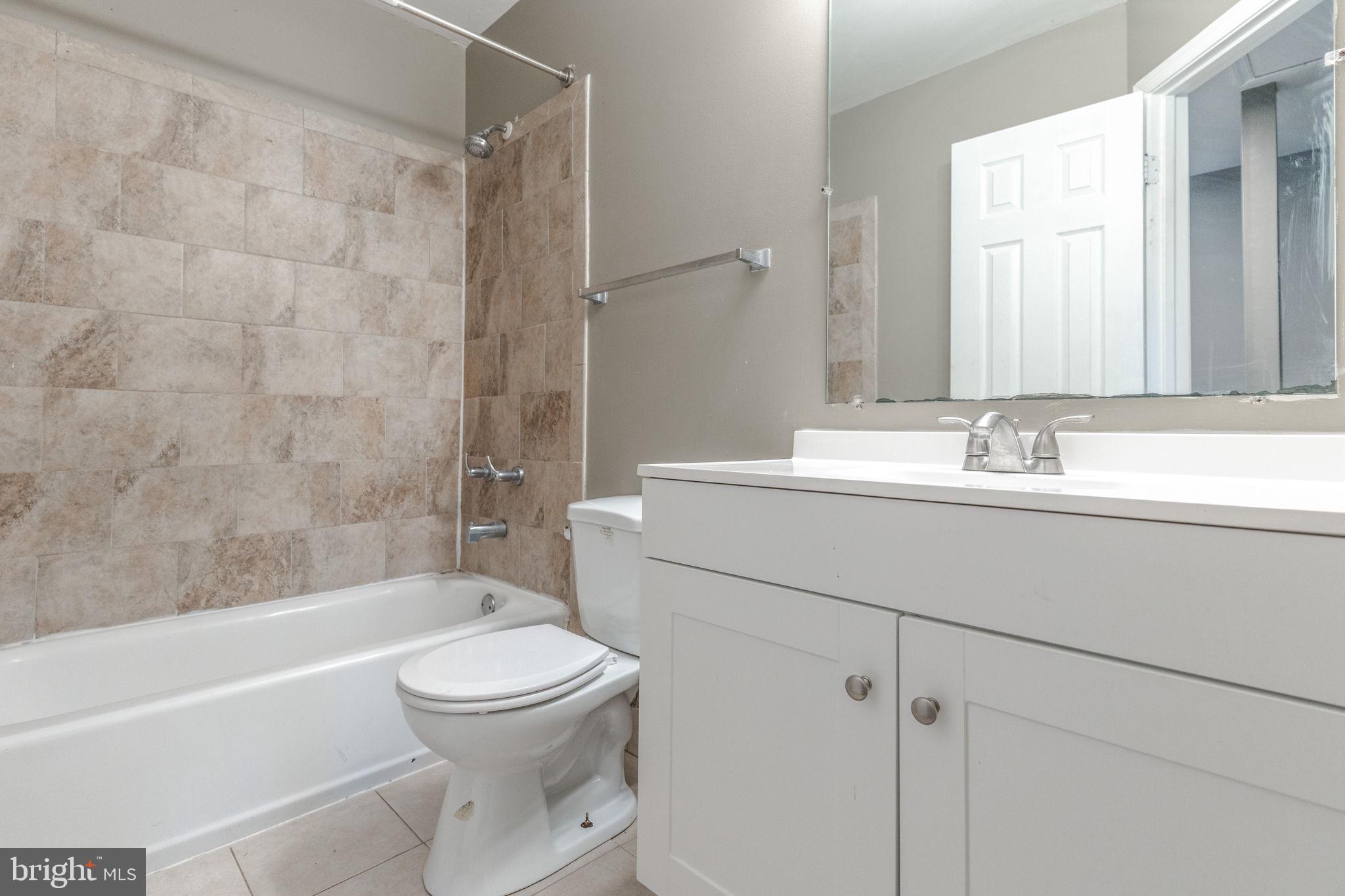 ST CHARLES SUB - HAMPSHIRE - Residential Lease