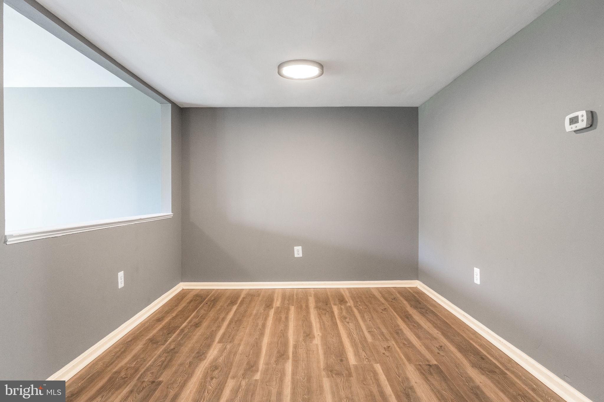 ST CHARLES SUB - HAMPSHIRE - Residential Lease