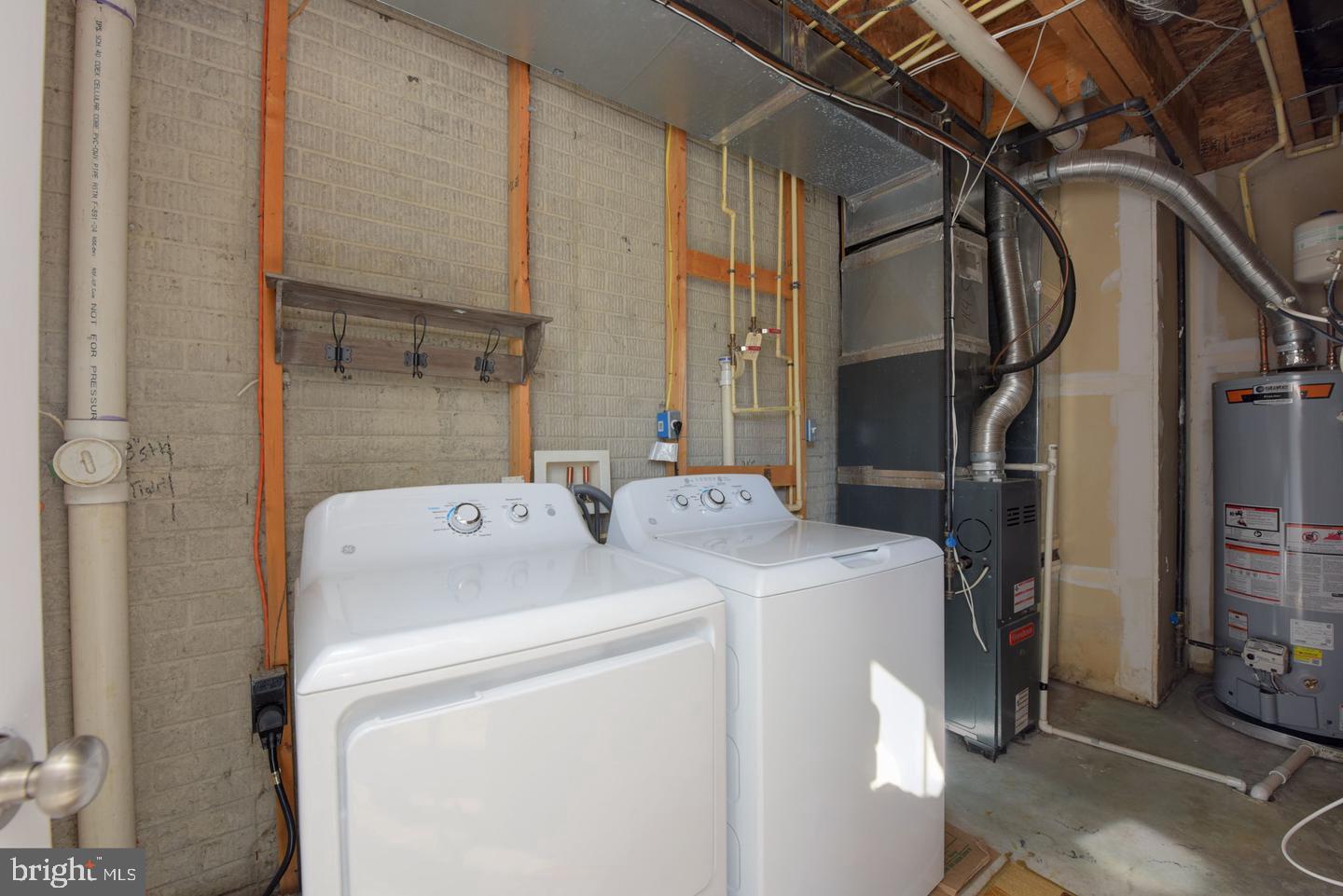 WOODSTREAM - Residential Lease