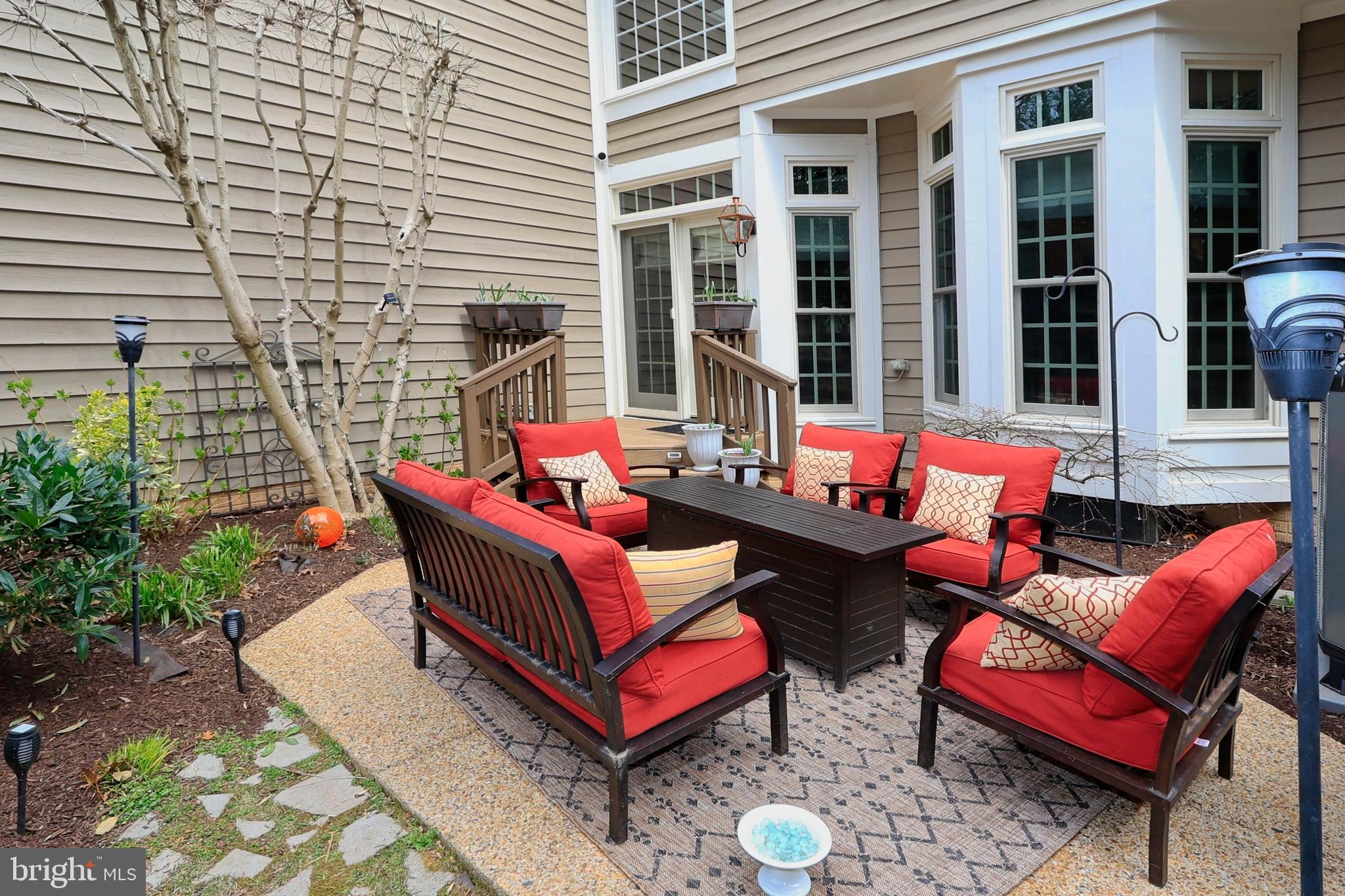 RESTON - Residential