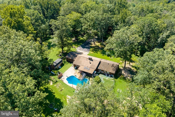 6157 WILSON RD, MARSHALL, VA 20115 - Image 5eee7349e2348f1fc2b1cabc5e2d65e0/1046549290