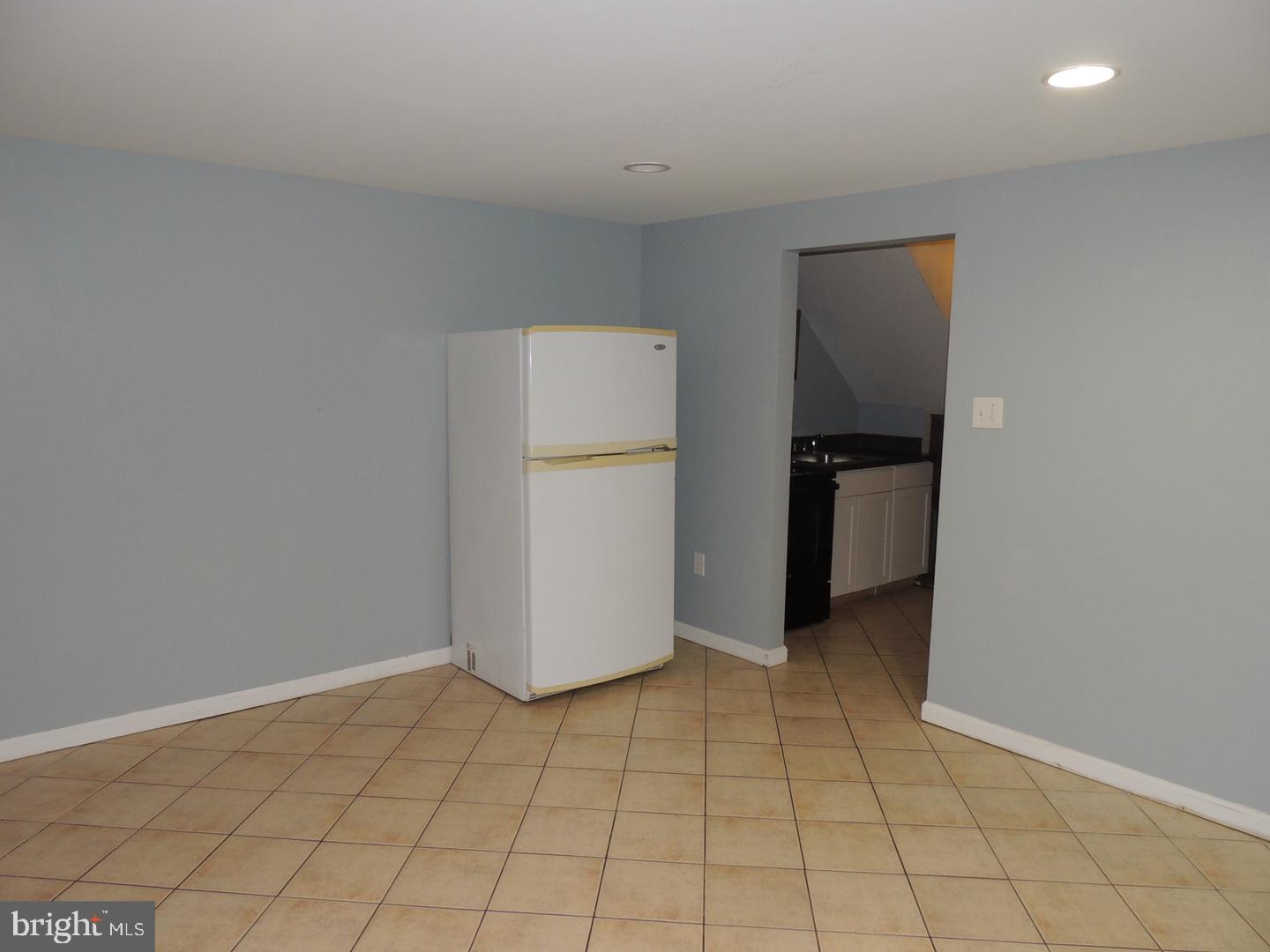 VILLAGE GATE - Residential Lease