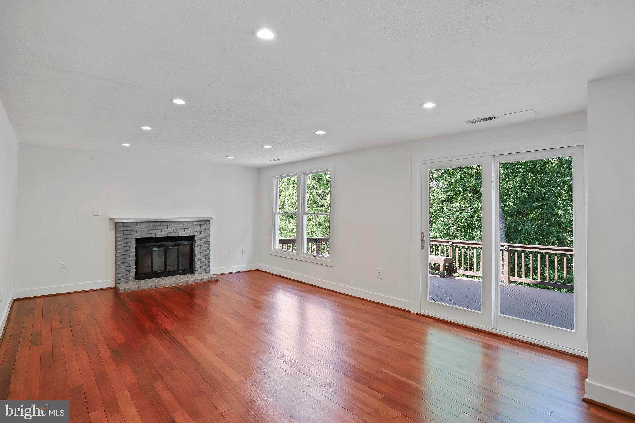 TANGLEWOOD - Residential