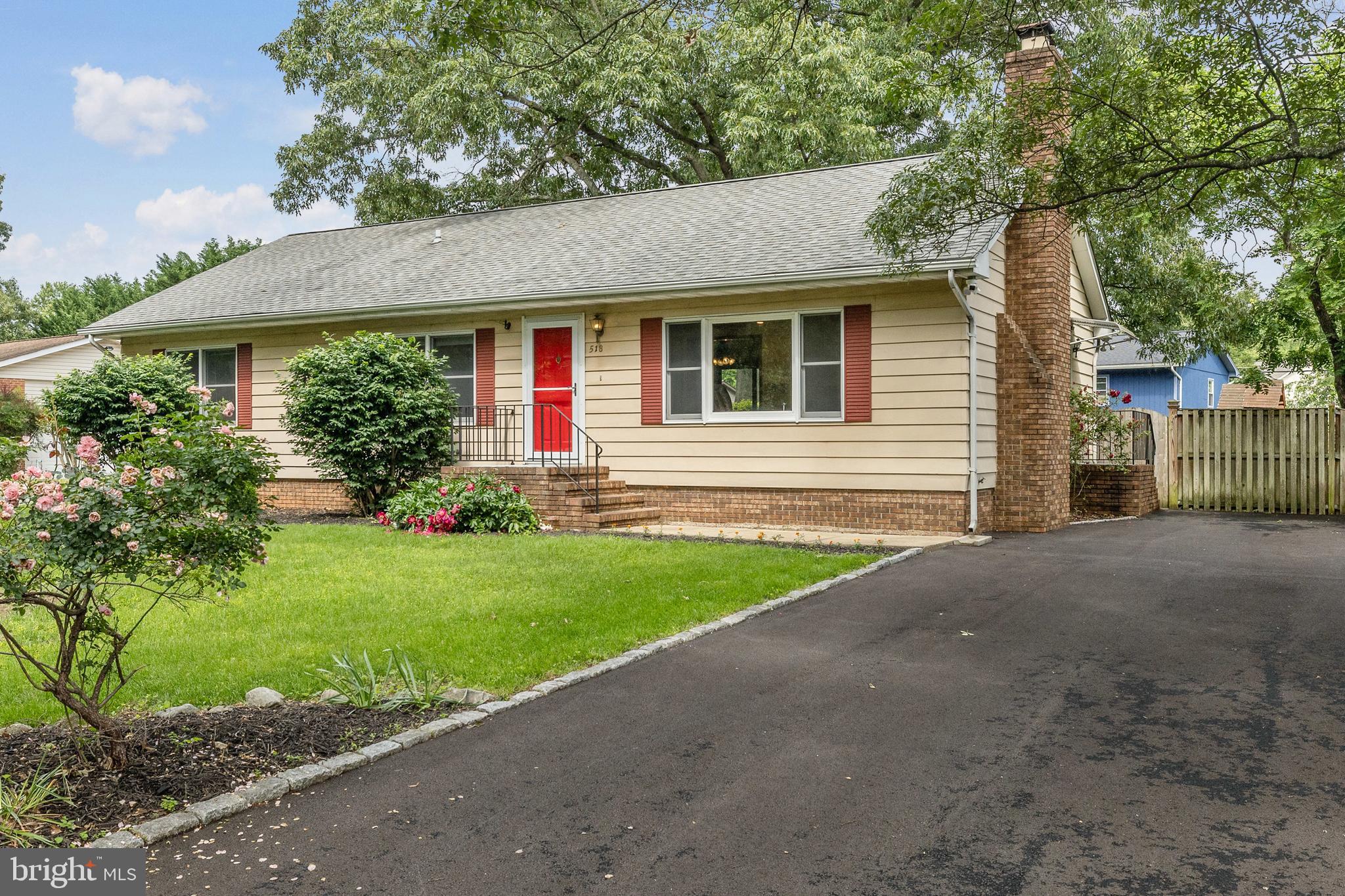518 LAUREL ROAD