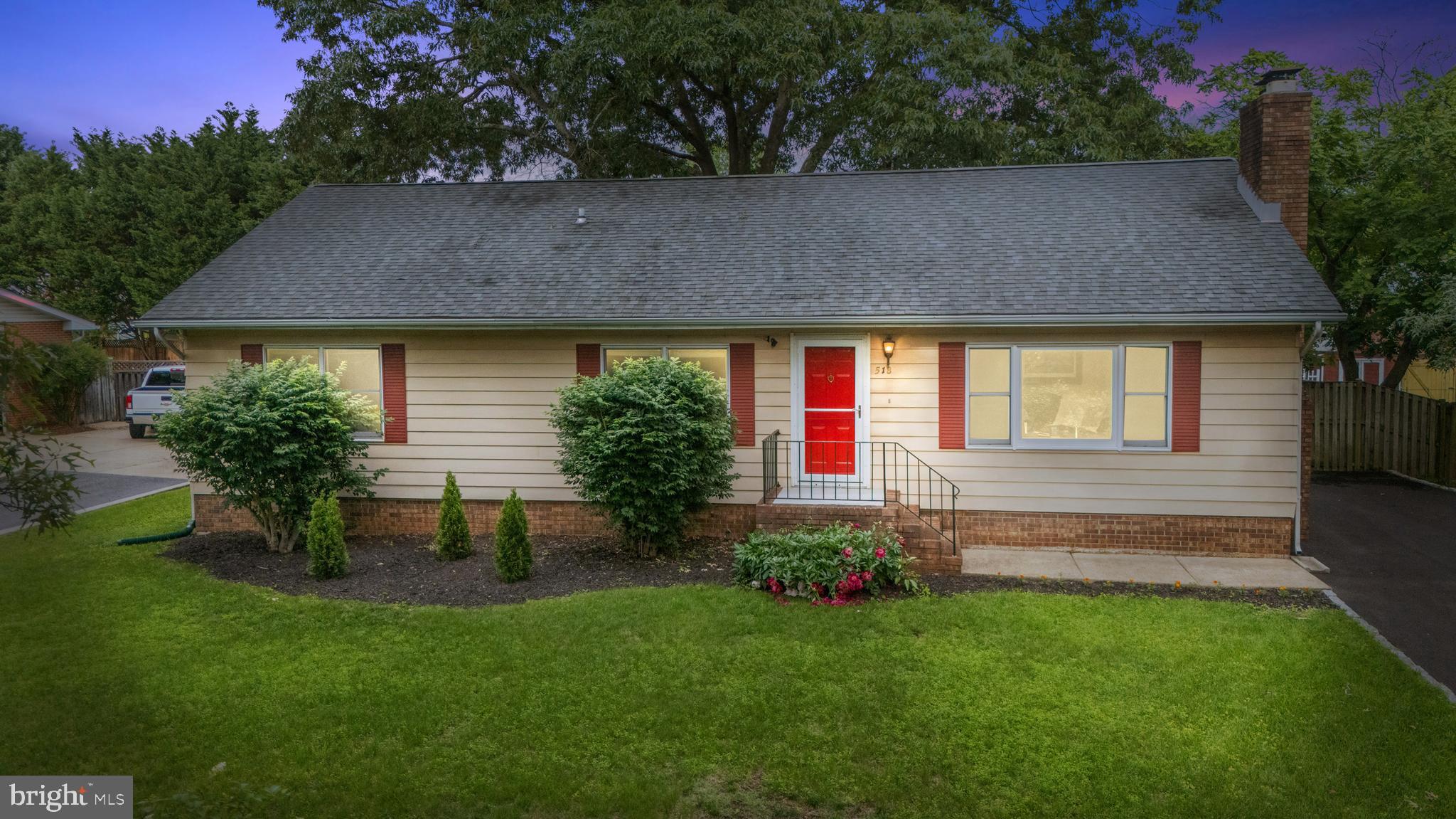 518 LAUREL ROAD