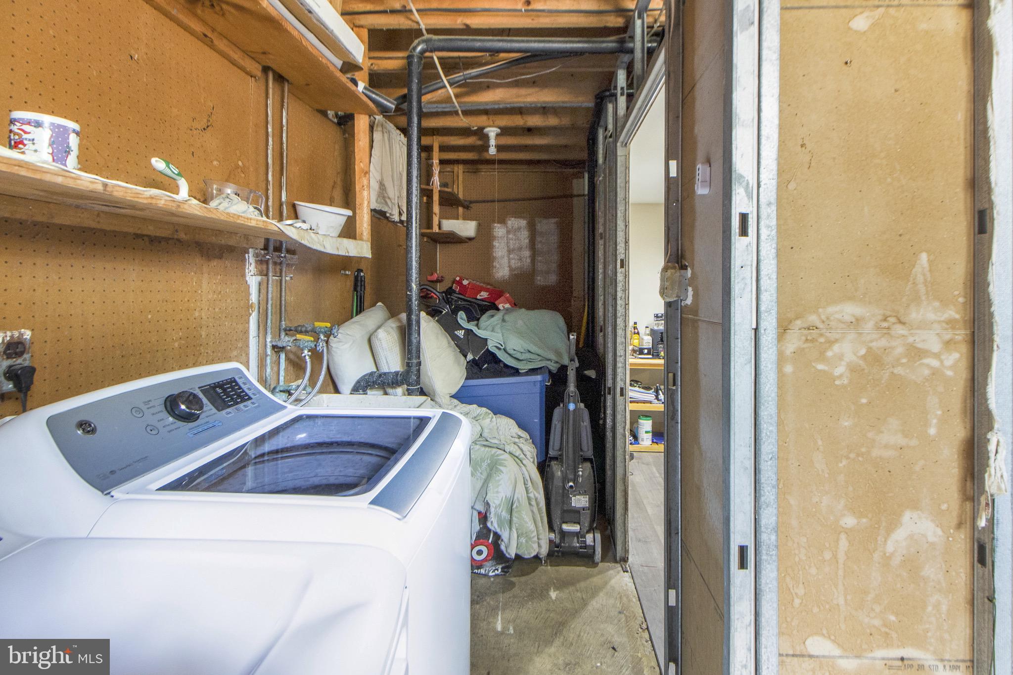 PICKWICK VILLAGE - Residential