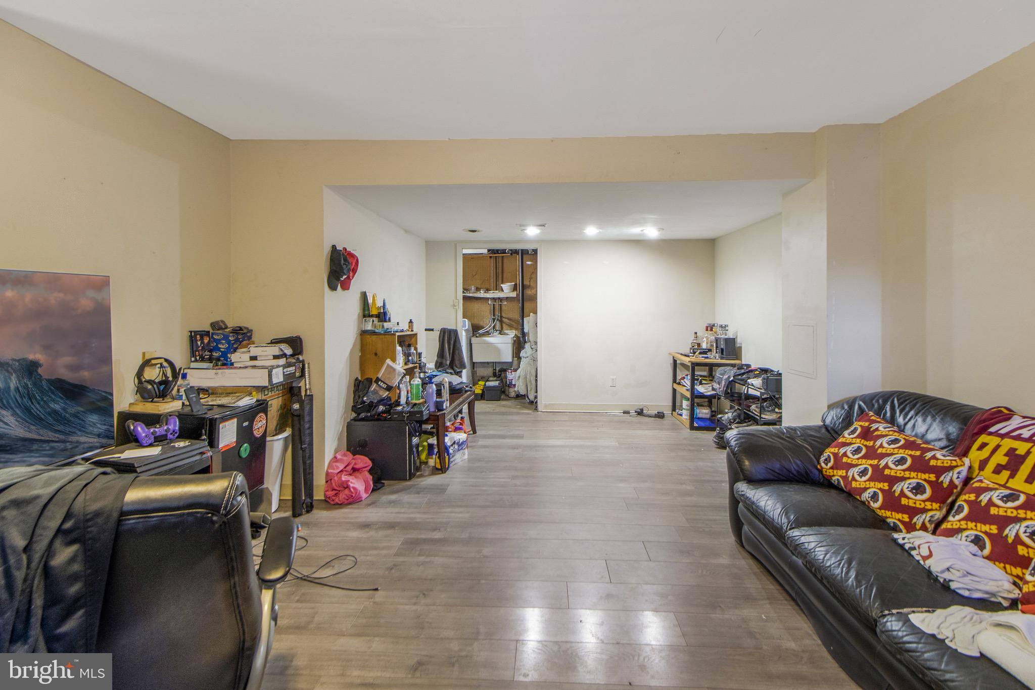 PICKWICK VILLAGE - Residential