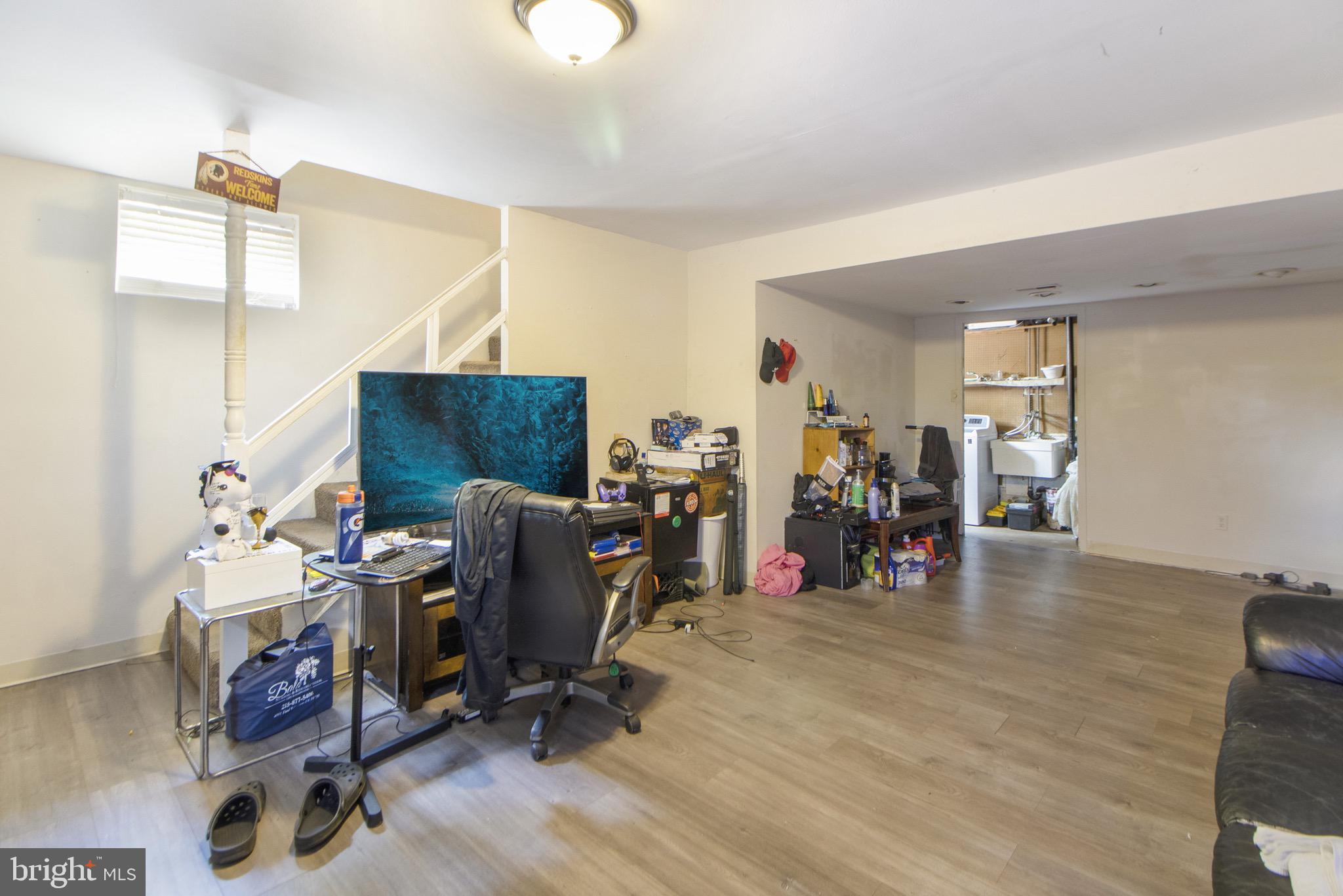 PICKWICK VILLAGE - Residential