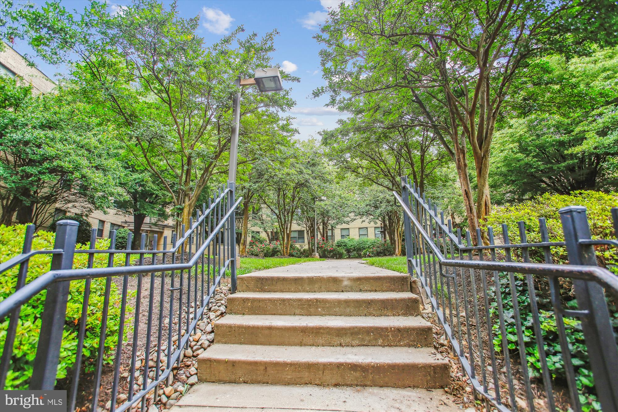 212 OAKWOOD STREET SE 211