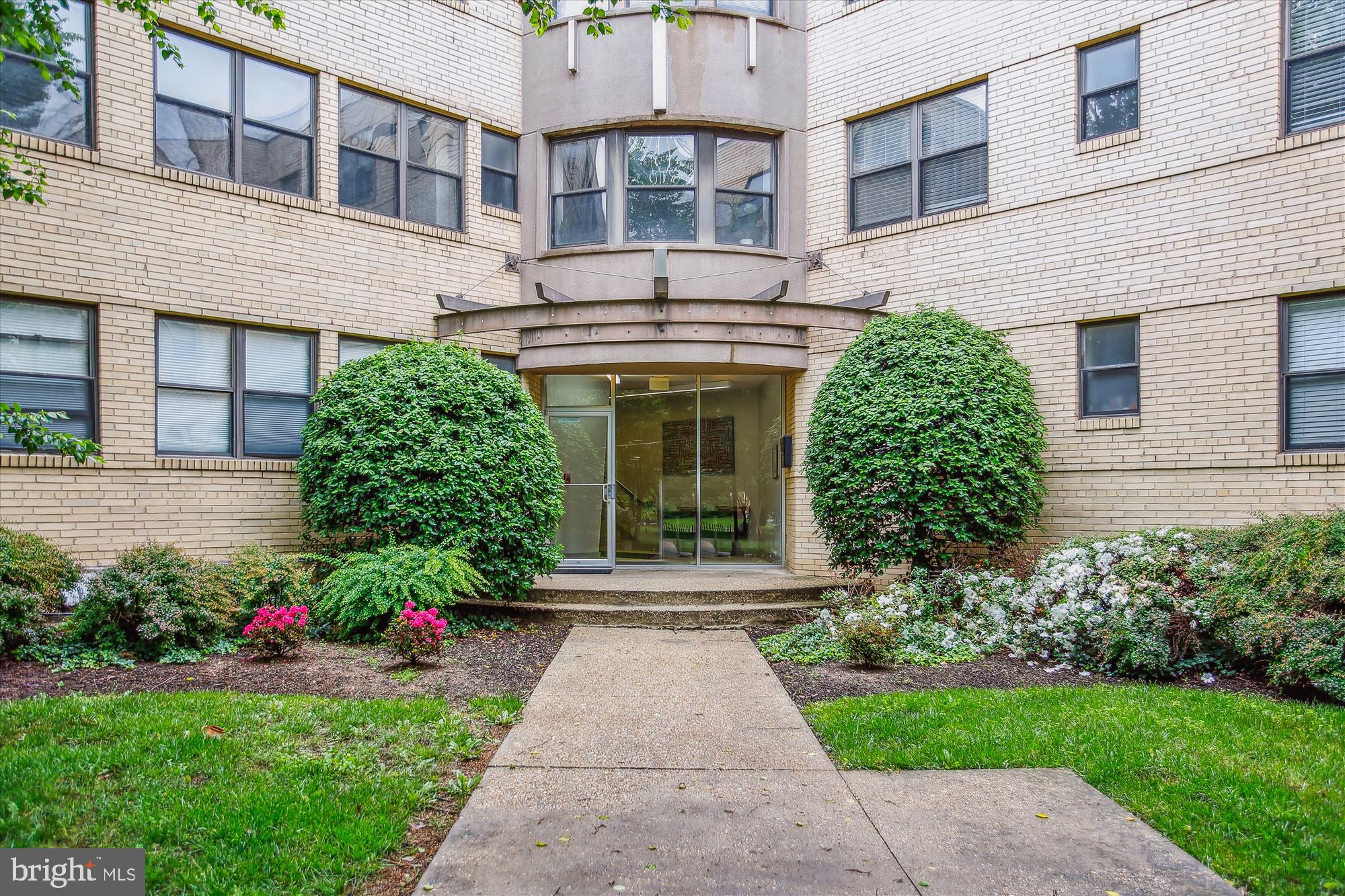 212 OAKWOOD STREET SE 211