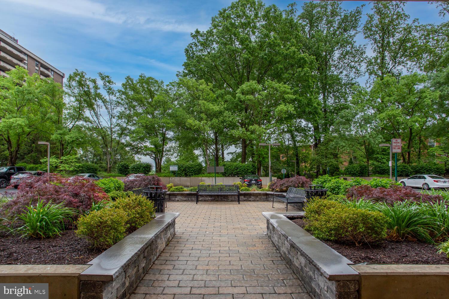 ENCORE OF MCLEAN - Residential