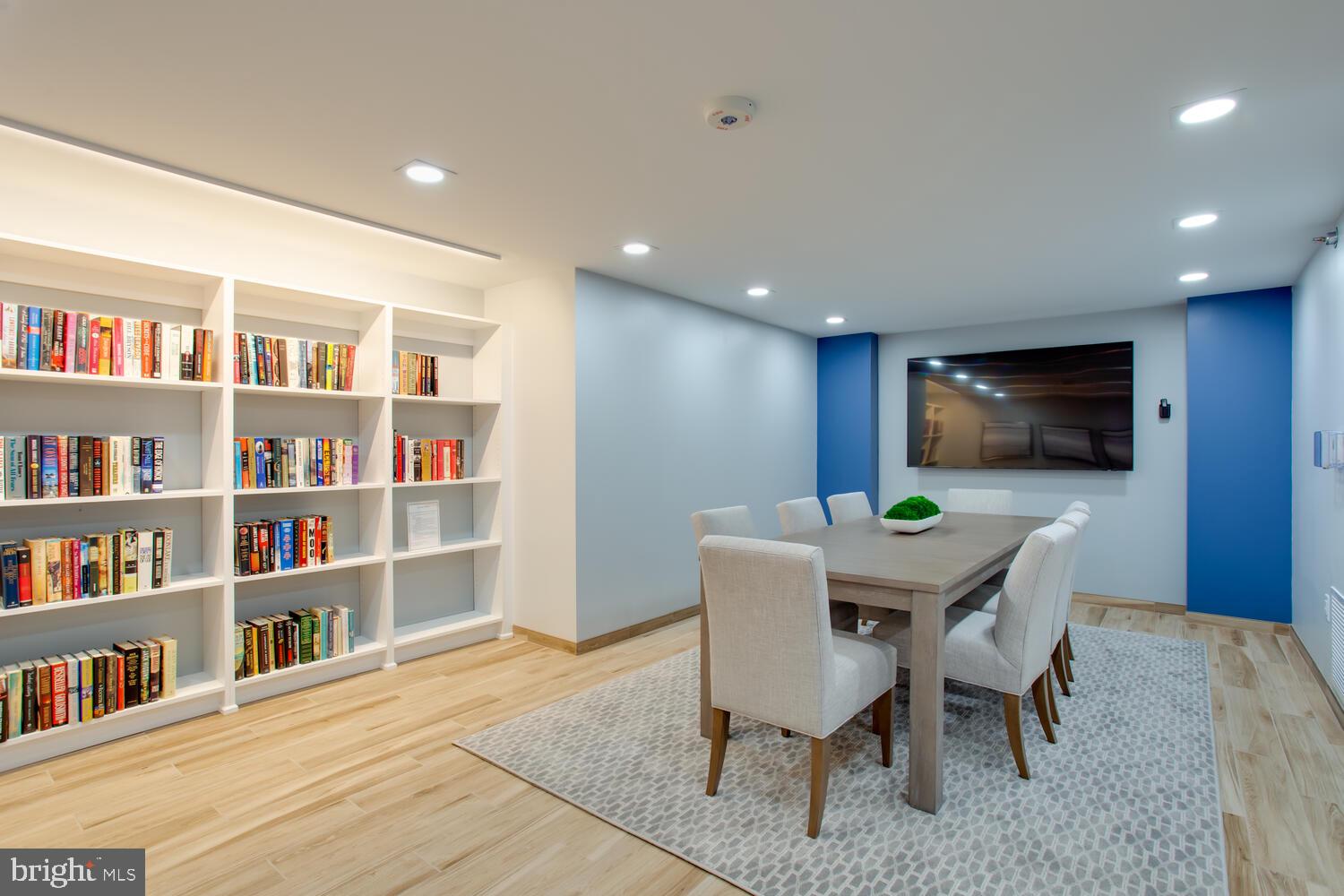 ENCORE OF MCLEAN - Residential