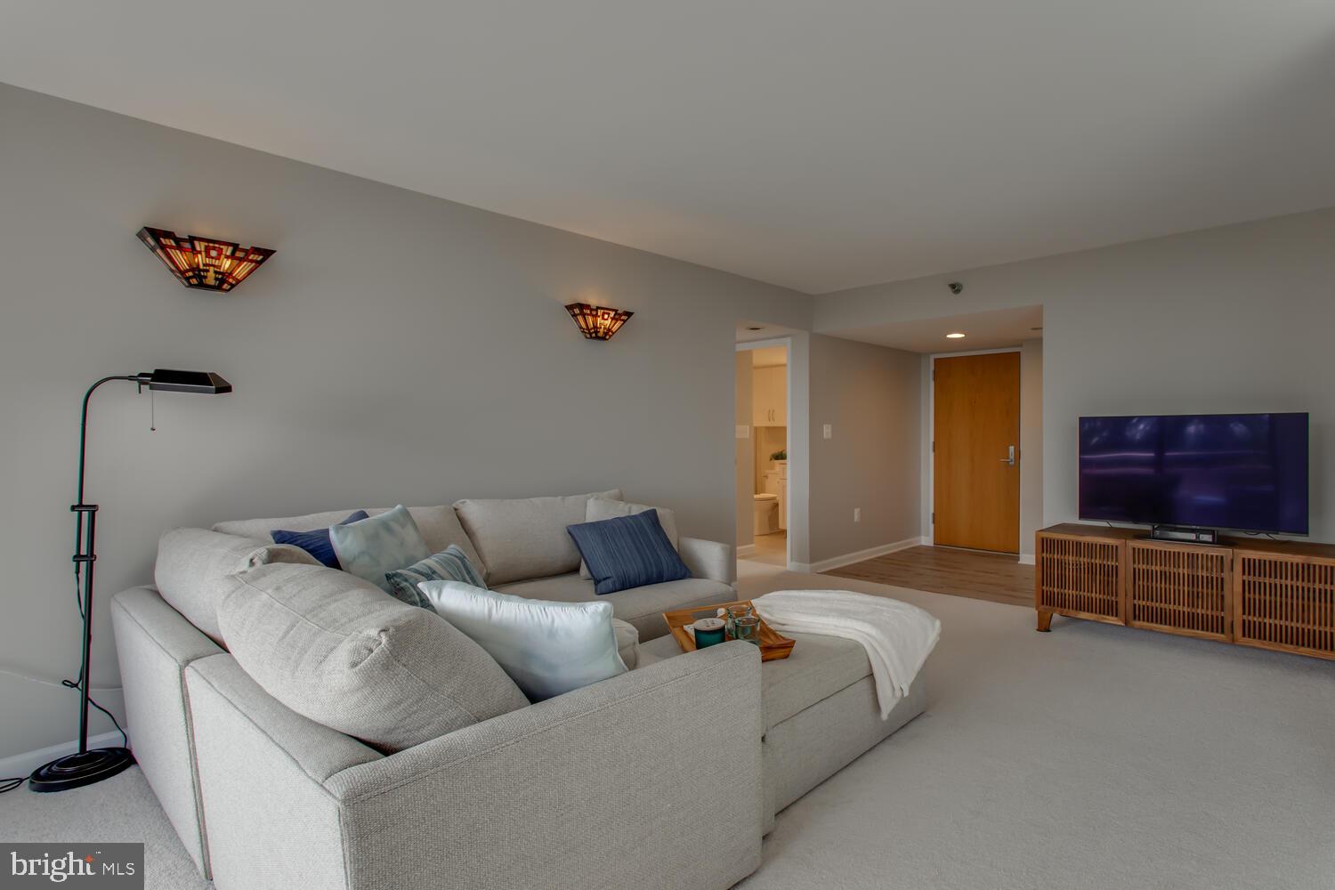 ENCORE OF MCLEAN - Residential