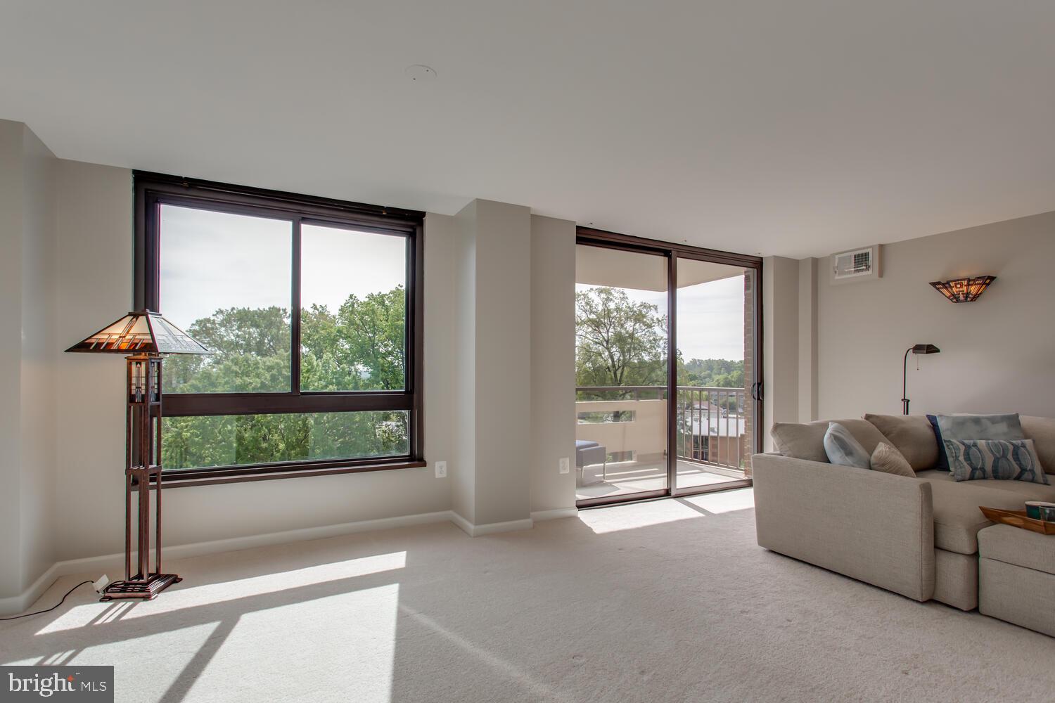 ENCORE OF MCLEAN - Residential