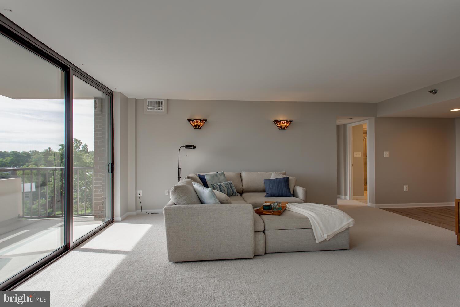 ENCORE OF MCLEAN - Residential