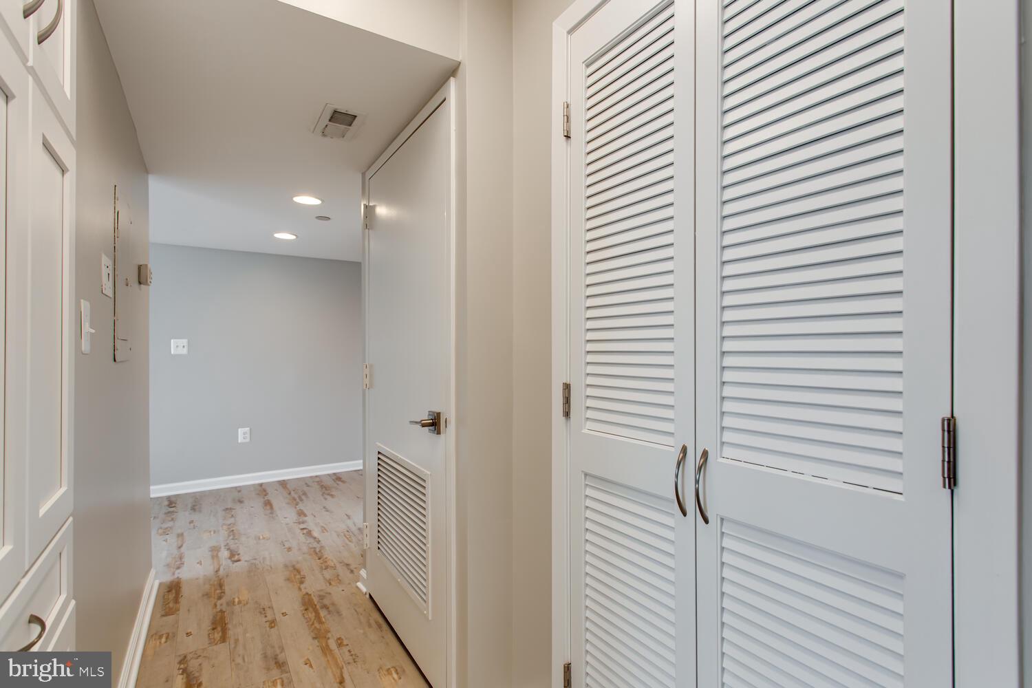 ENCORE OF MCLEAN - Residential