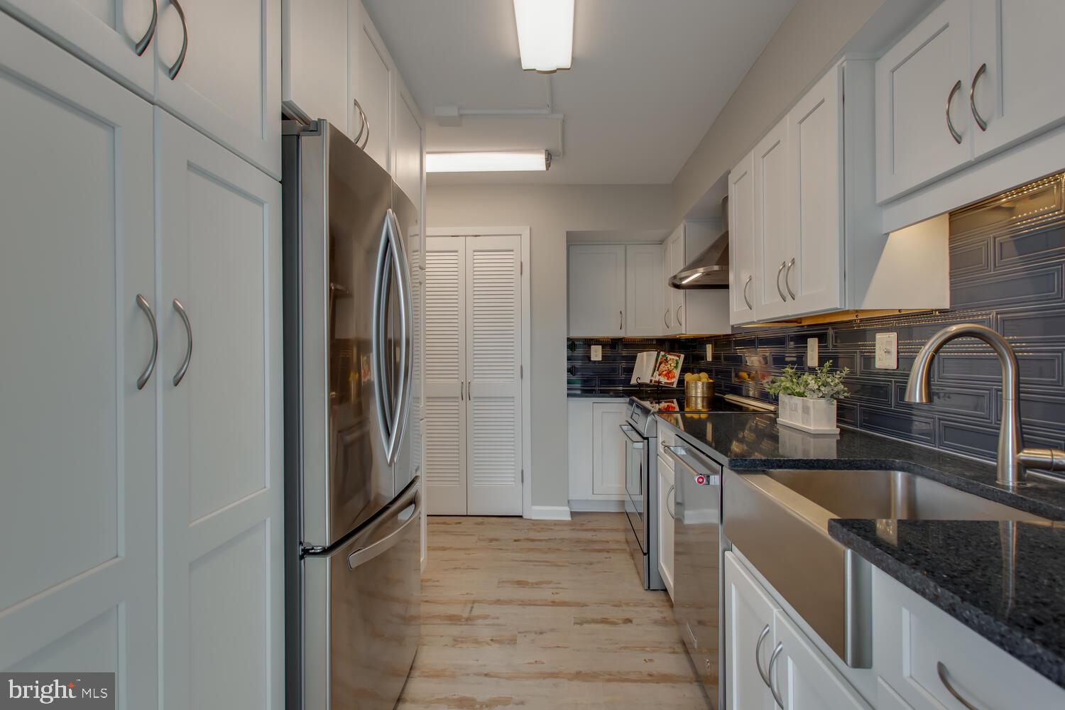 ENCORE OF MCLEAN - Residential