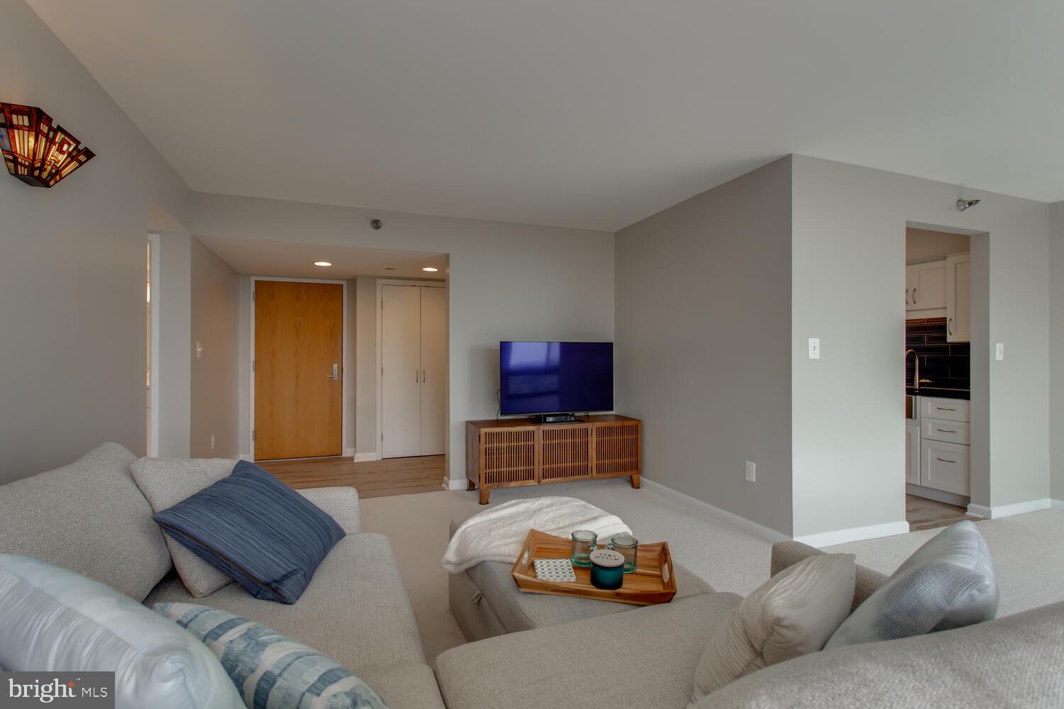 ENCORE OF MCLEAN - Residential