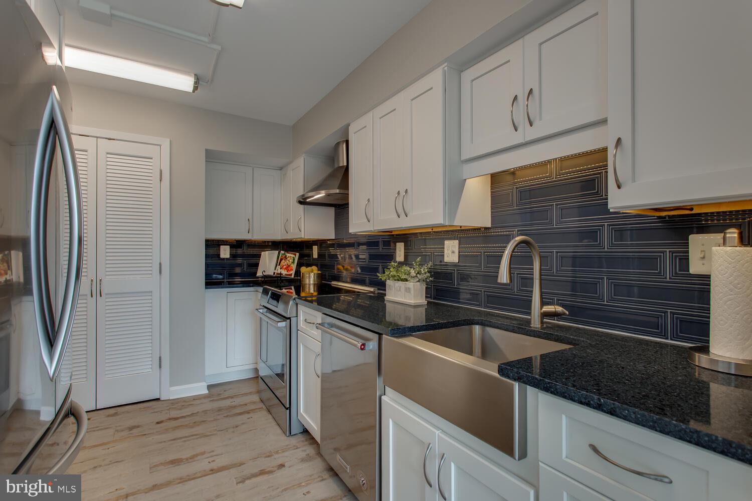 ENCORE OF MCLEAN - Residential