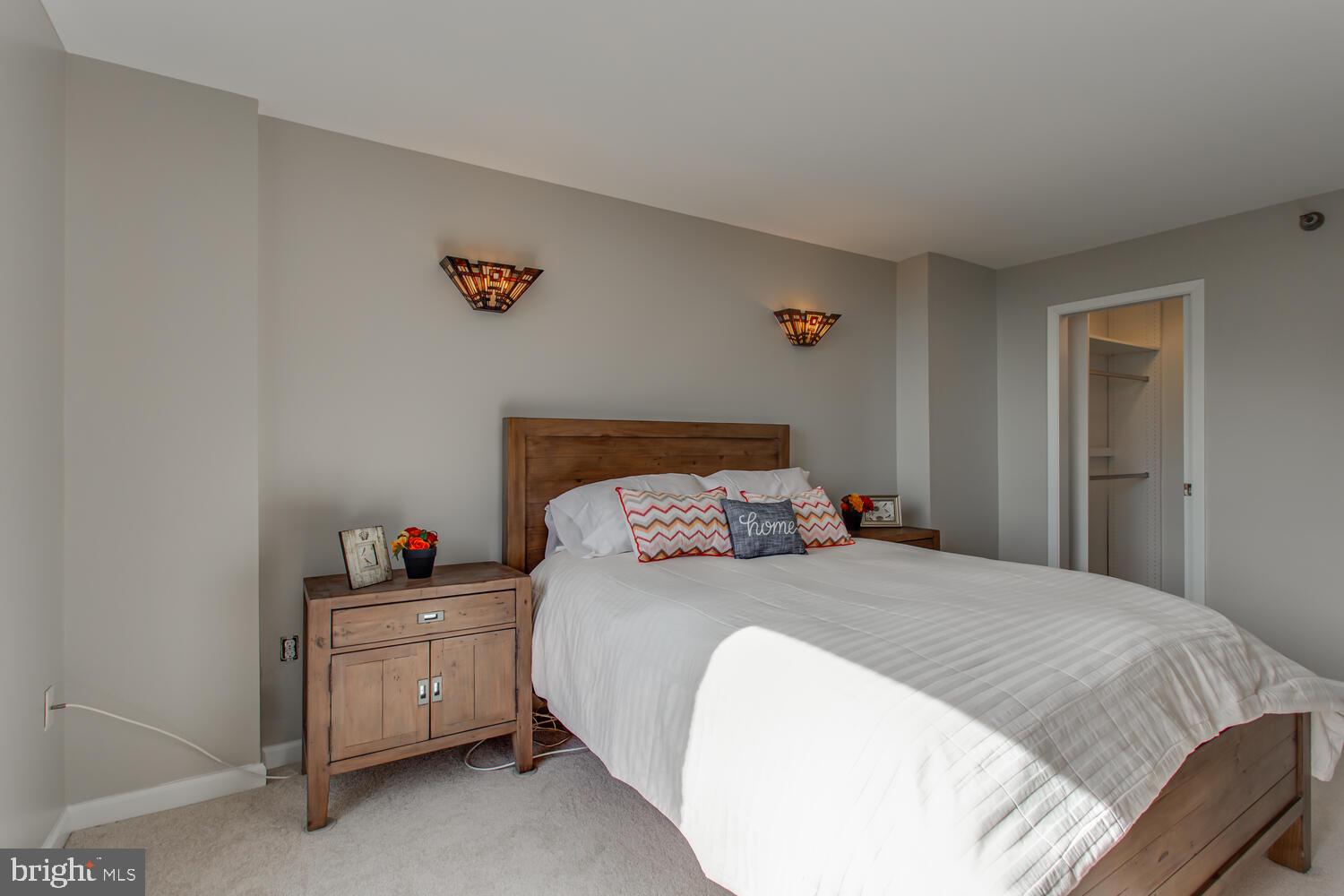 ENCORE OF MCLEAN - Residential