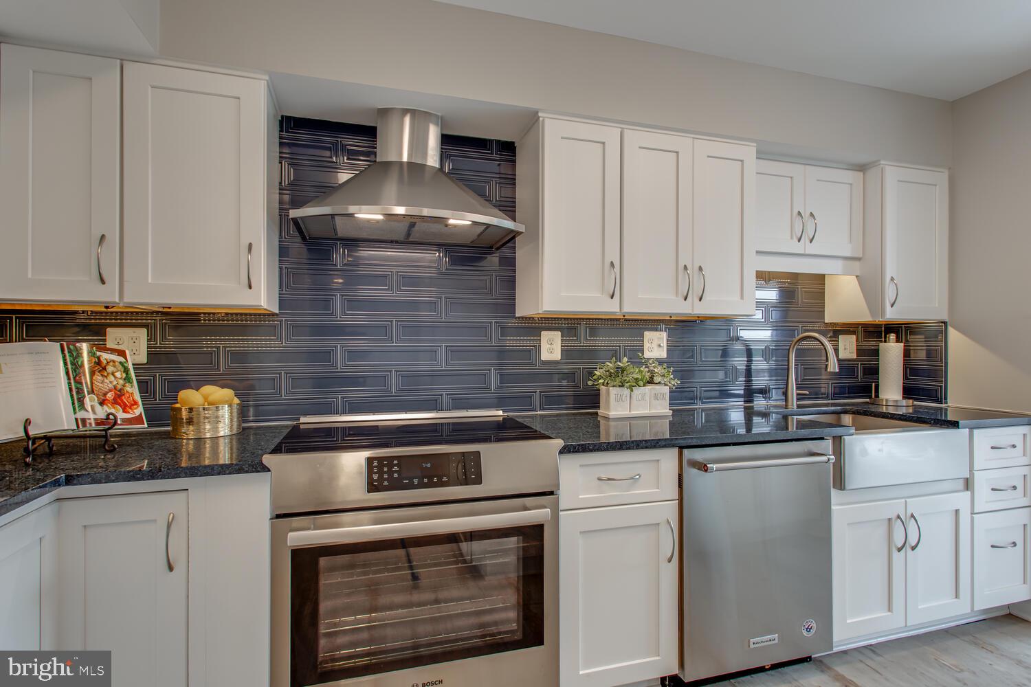 ENCORE OF MCLEAN - Residential