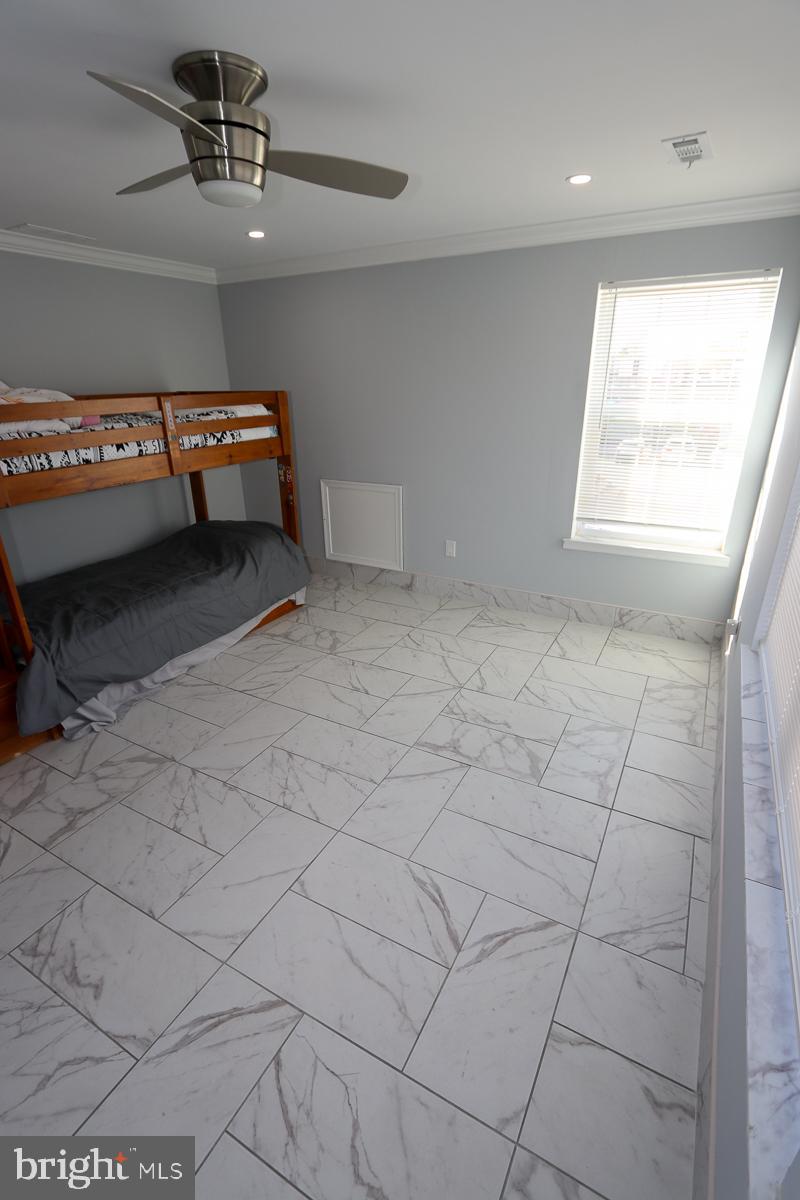 PHILADELPHIA (NORTHEAST) - Residential