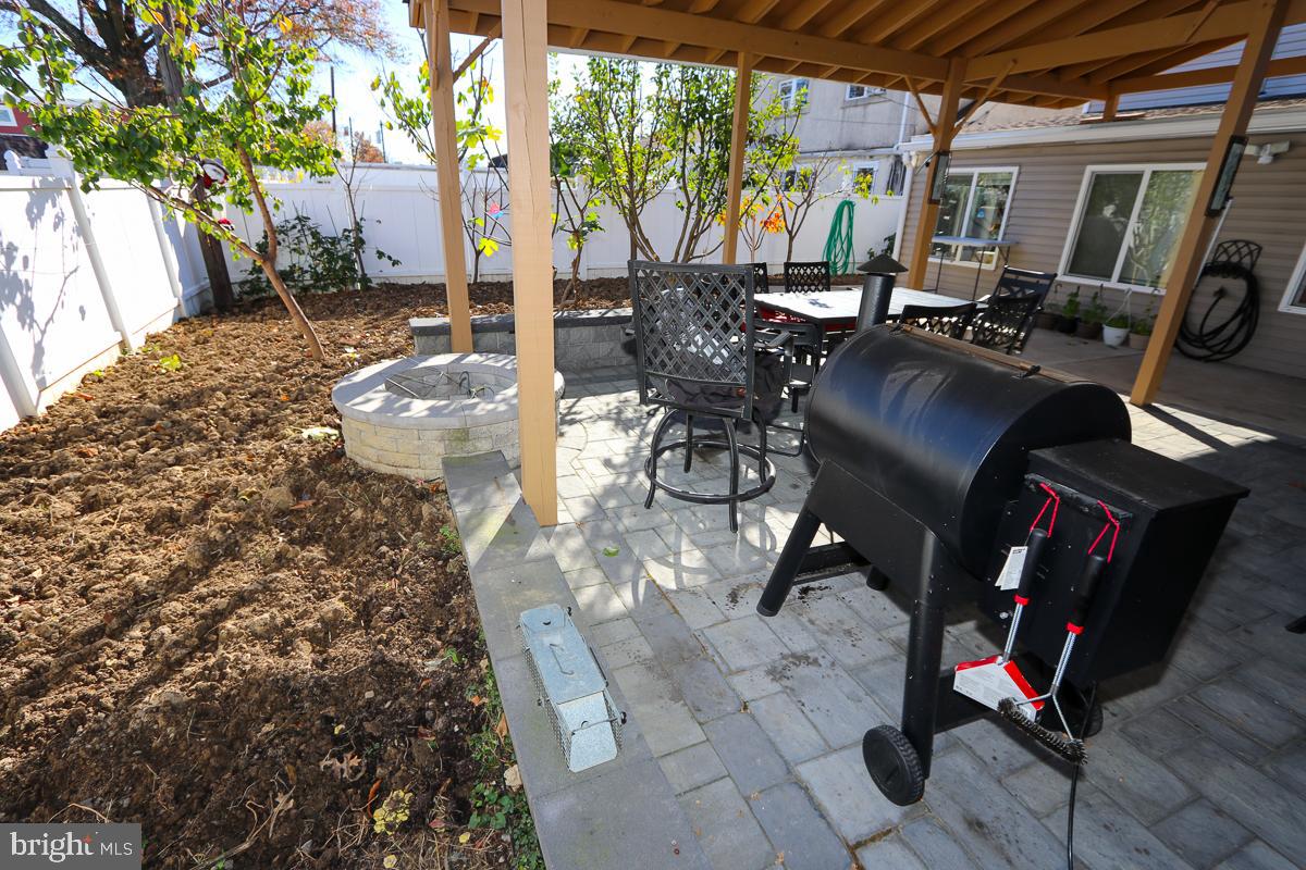 PHILADELPHIA (NORTHEAST) - Residential