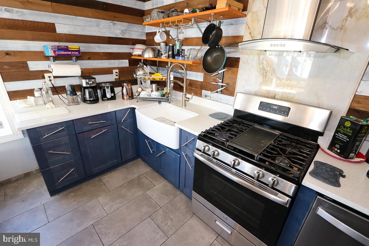 PHILADELPHIA (NORTHEAST) - Residential