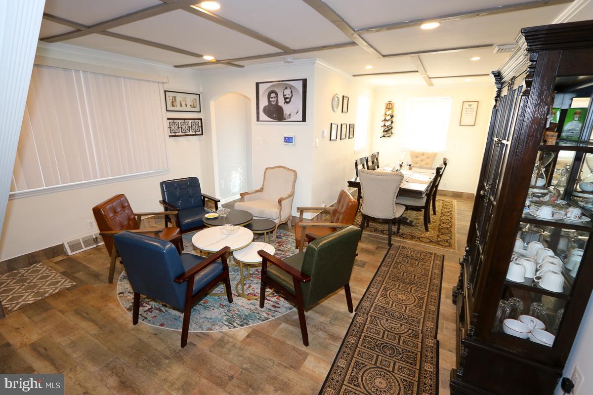 PHILADELPHIA (NORTHEAST) - Residential