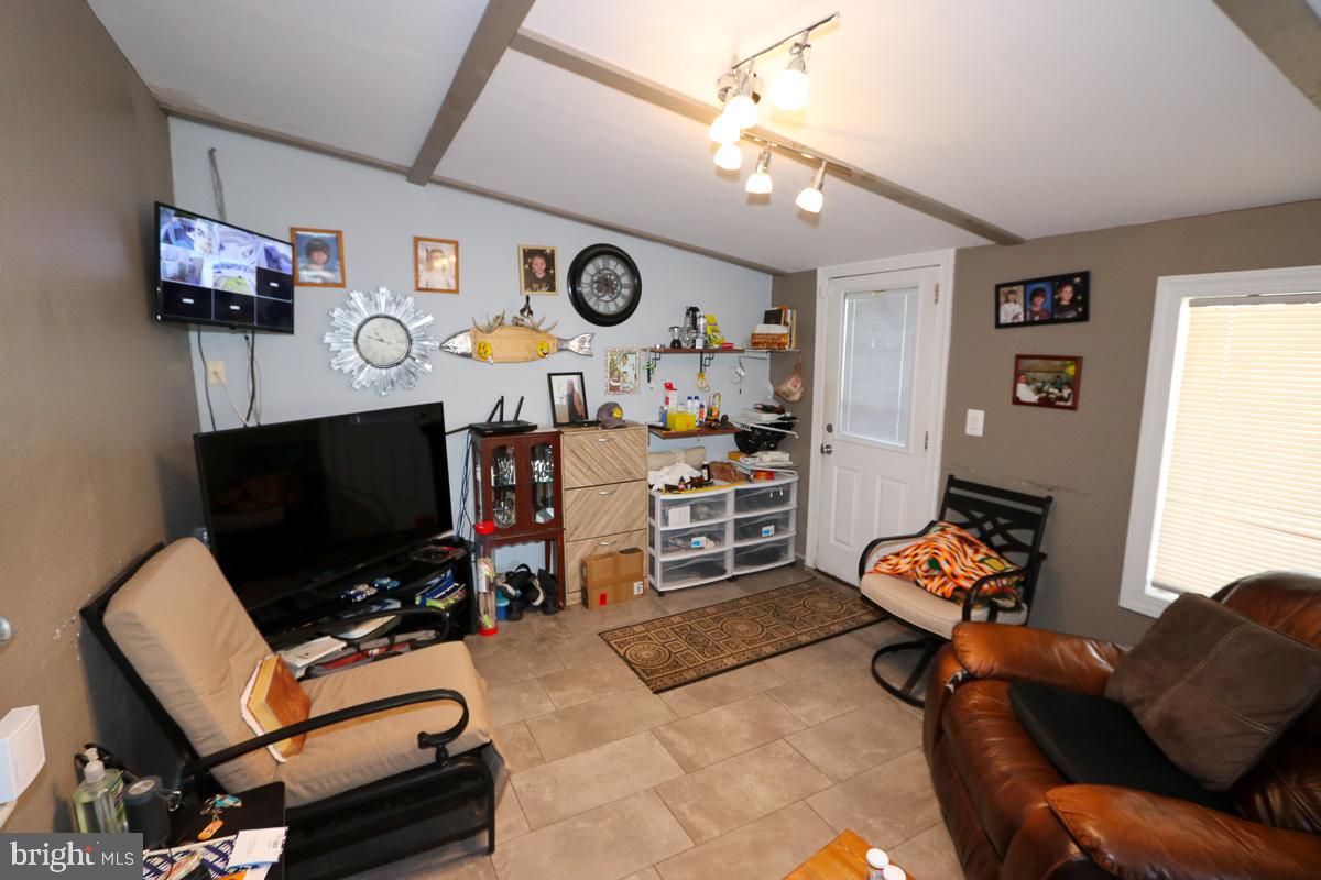 PHILADELPHIA (NORTHEAST) - Residential