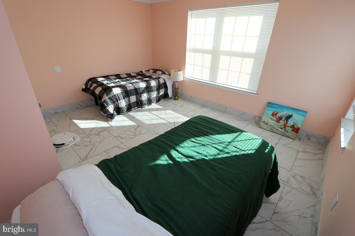 PHILADELPHIA (NORTHEAST) - Residential