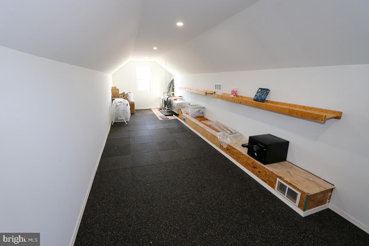 PHILADELPHIA (NORTHEAST) - Residential