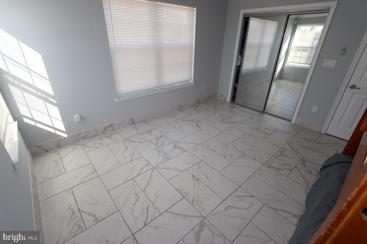 PHILADELPHIA (NORTHEAST) - Residential