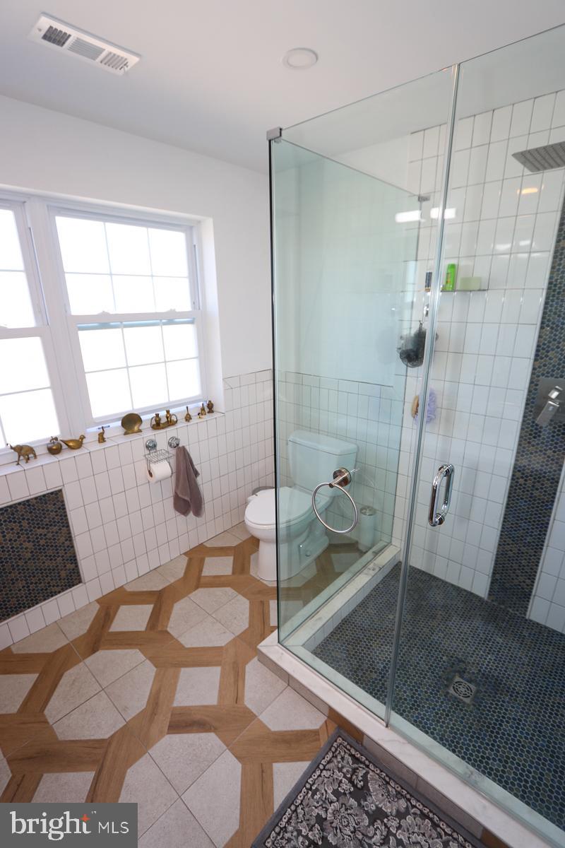 PHILADELPHIA (NORTHEAST) - Residential