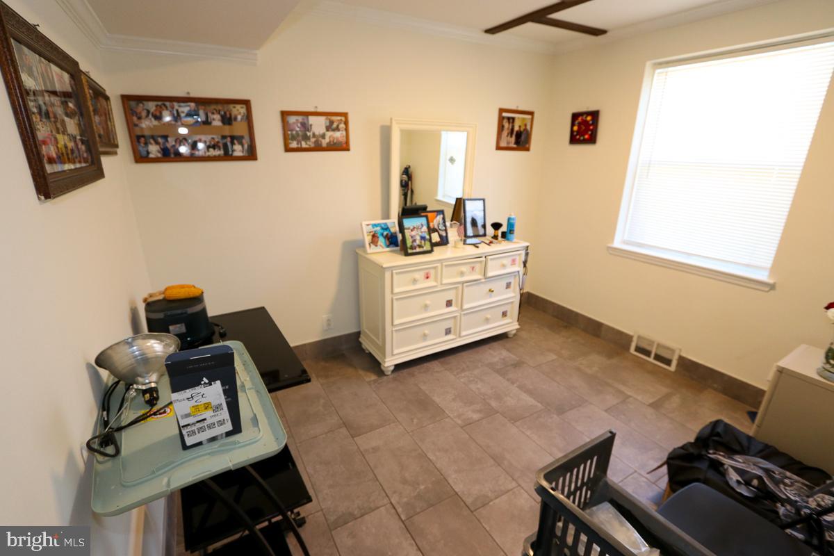 PHILADELPHIA (NORTHEAST) - Residential