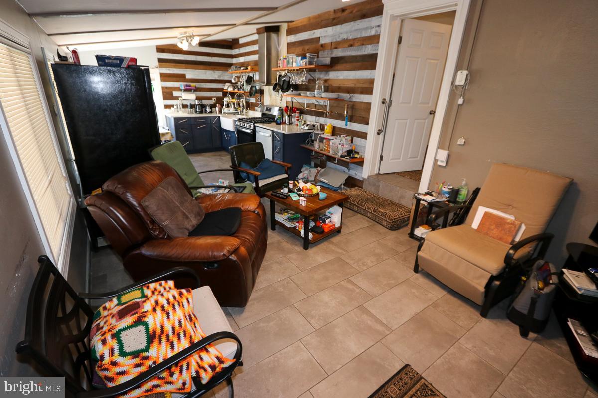 PHILADELPHIA (NORTHEAST) - Residential