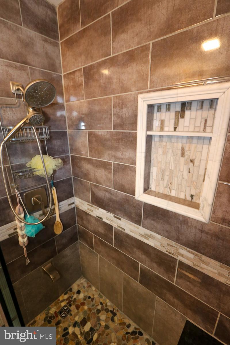 PHILADELPHIA (NORTHEAST) - Residential