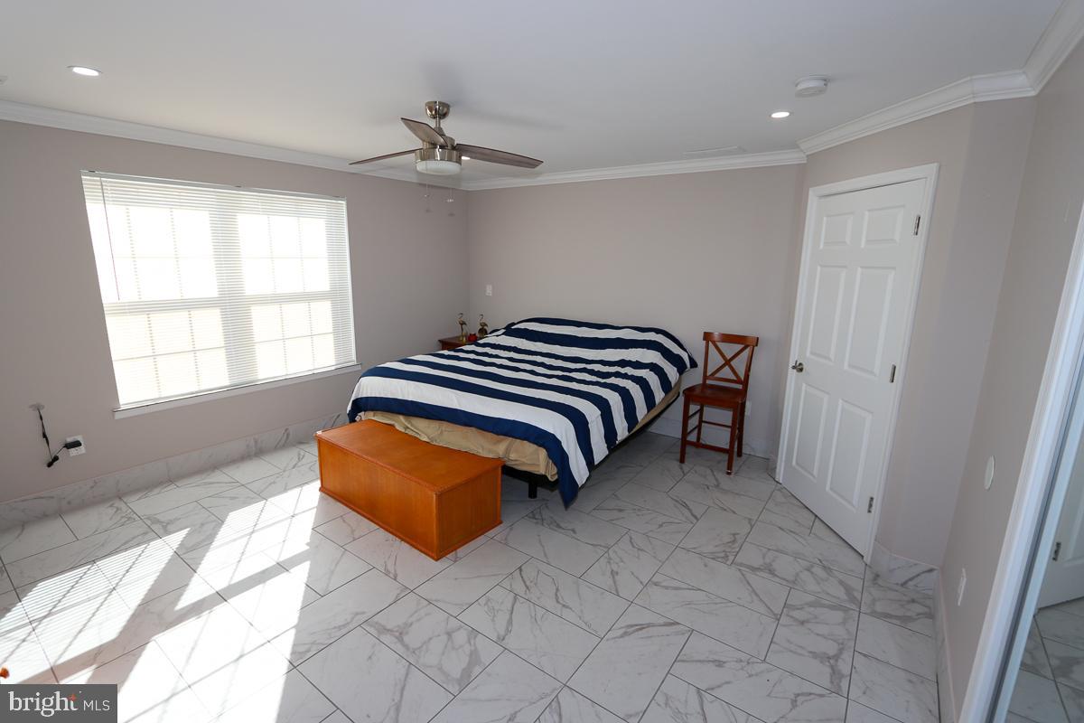 PHILADELPHIA (NORTHEAST) - Residential