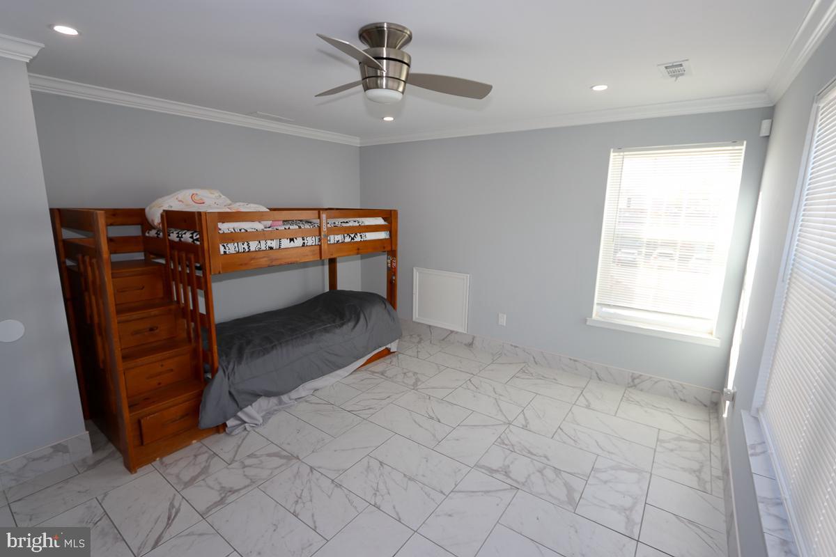 PHILADELPHIA (NORTHEAST) - Residential