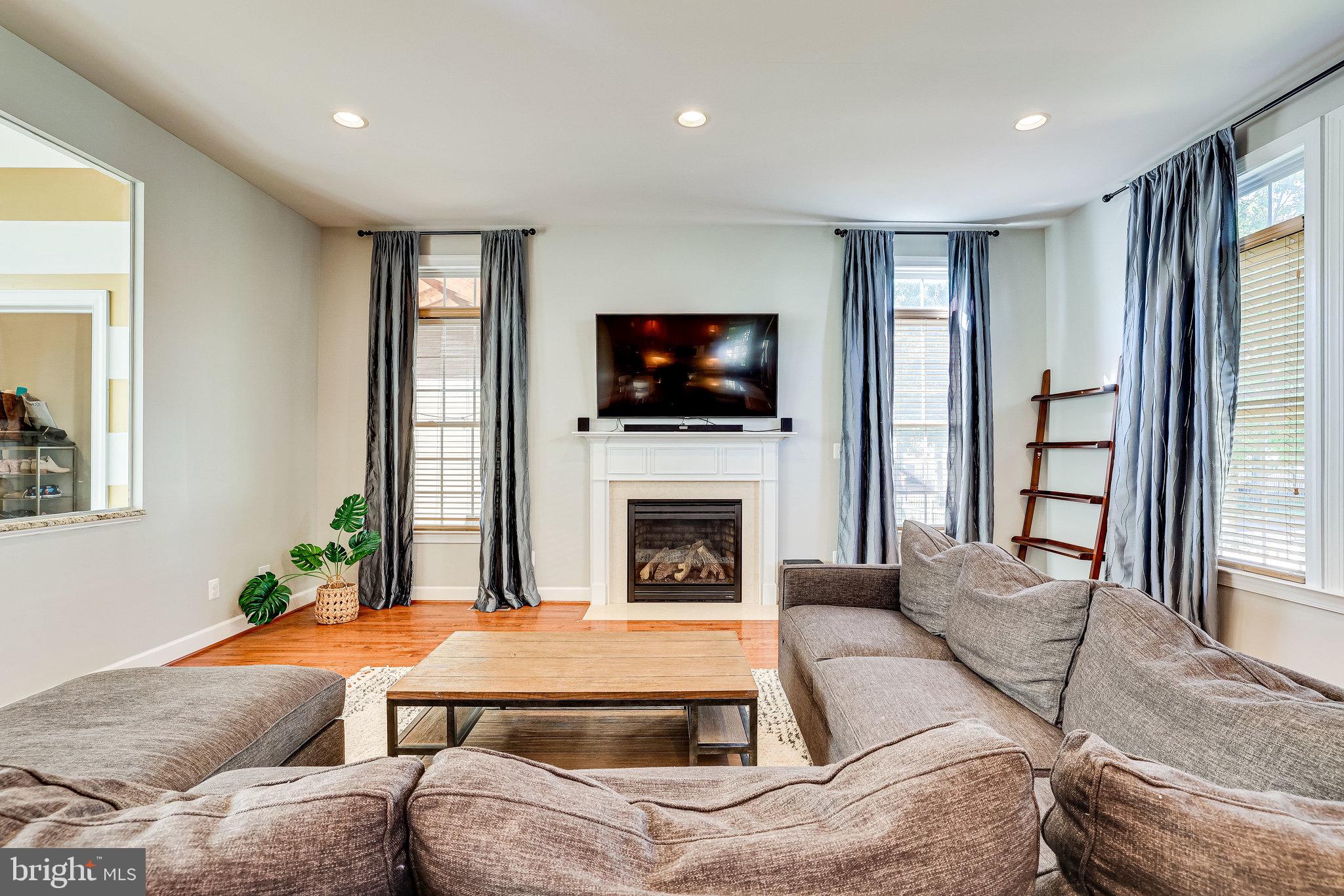 BRAMBLETON LANDBAY 2 - Residential Lease