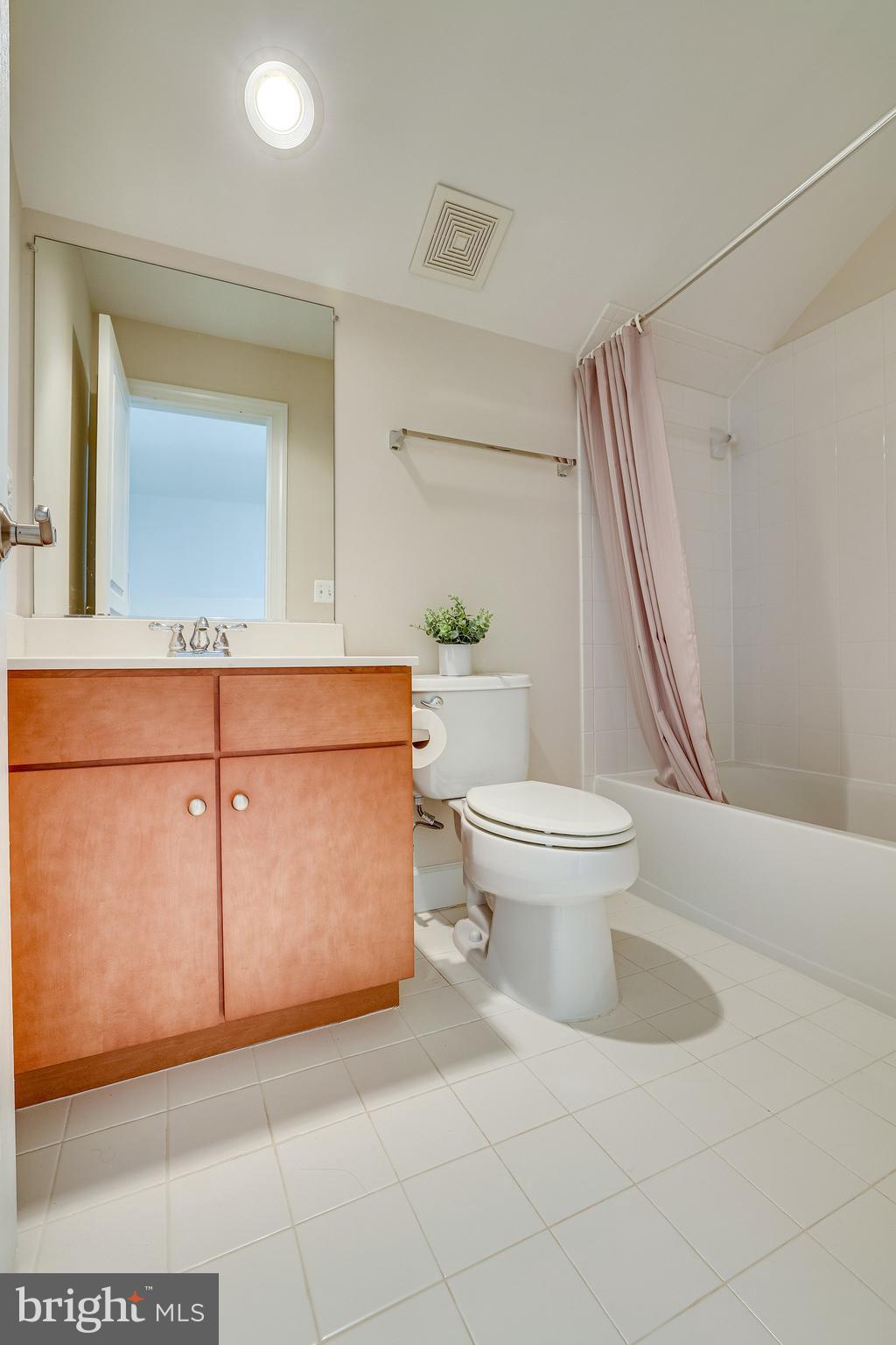 BRAMBLETON LANDBAY 2 - Residential Lease