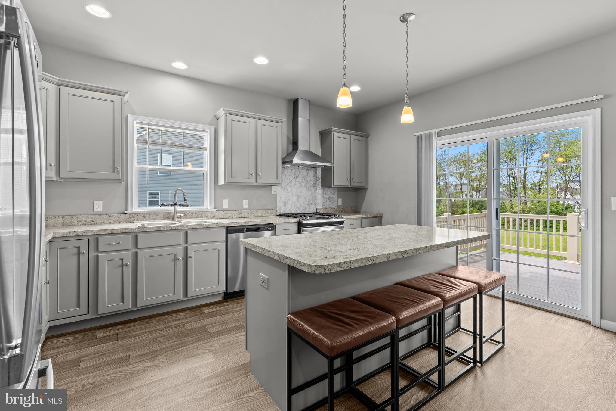 JEFFERSON COURT - Residential