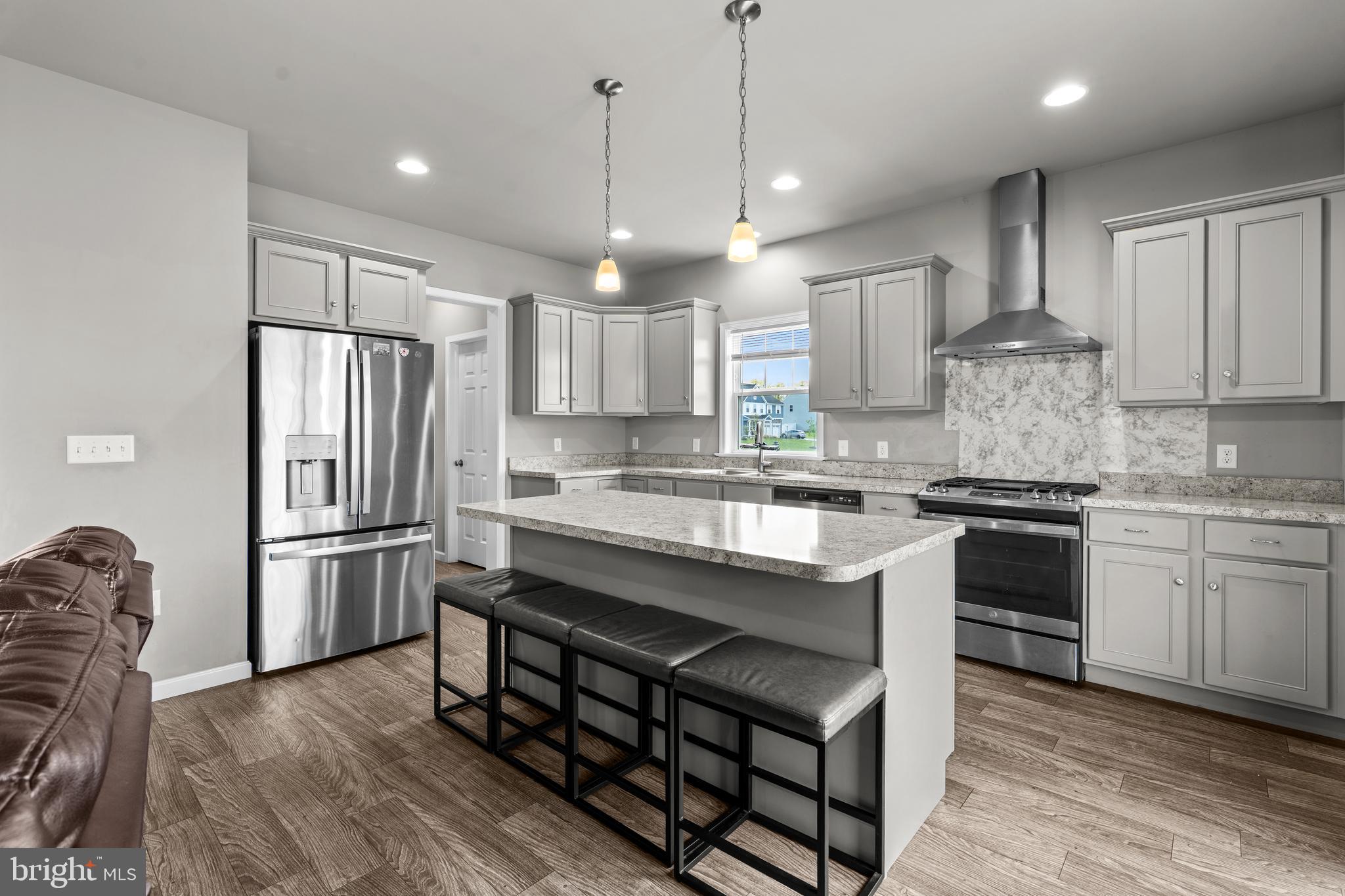 JEFFERSON COURT - Residential