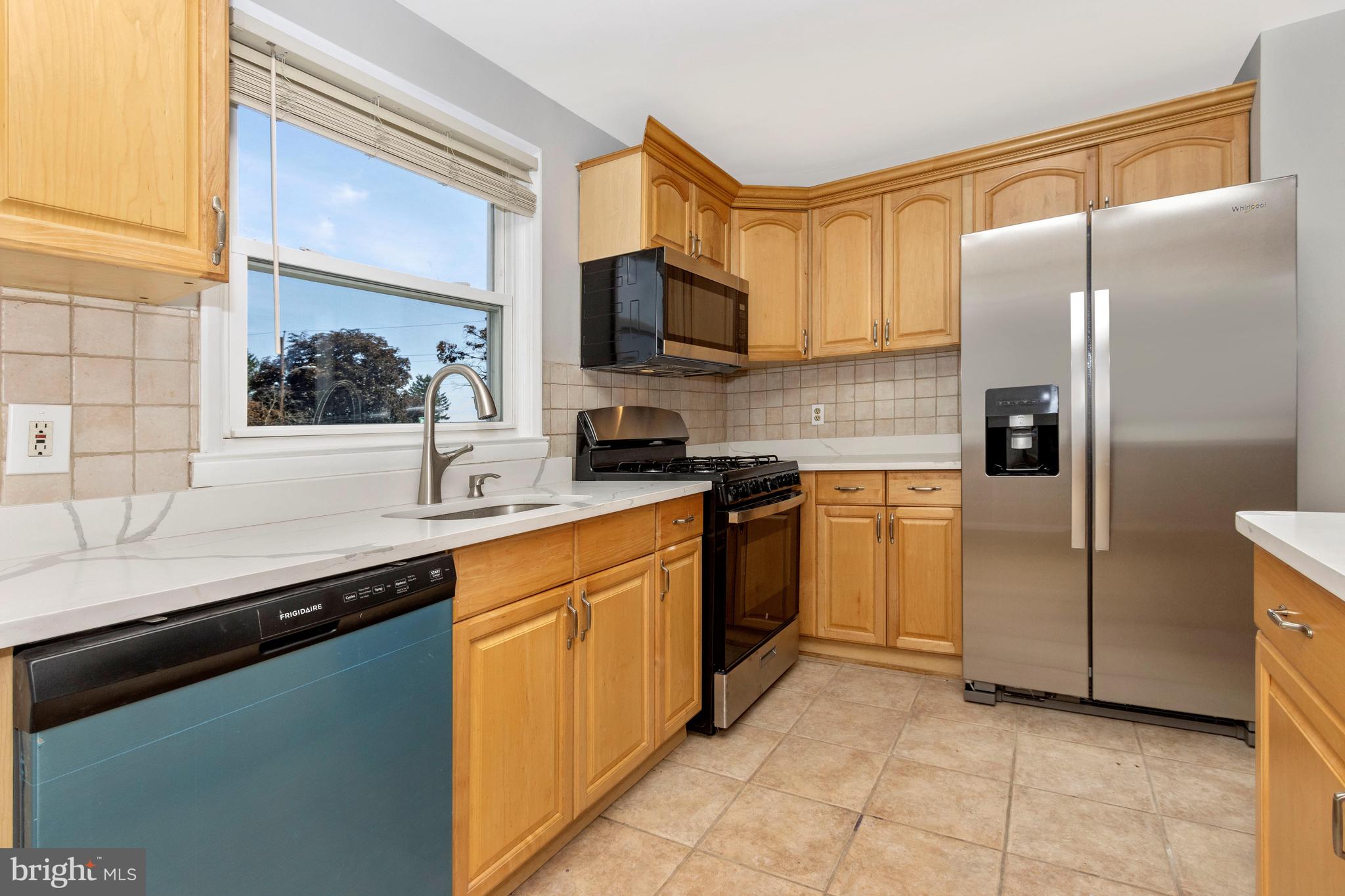 TEN ACRES - Residential