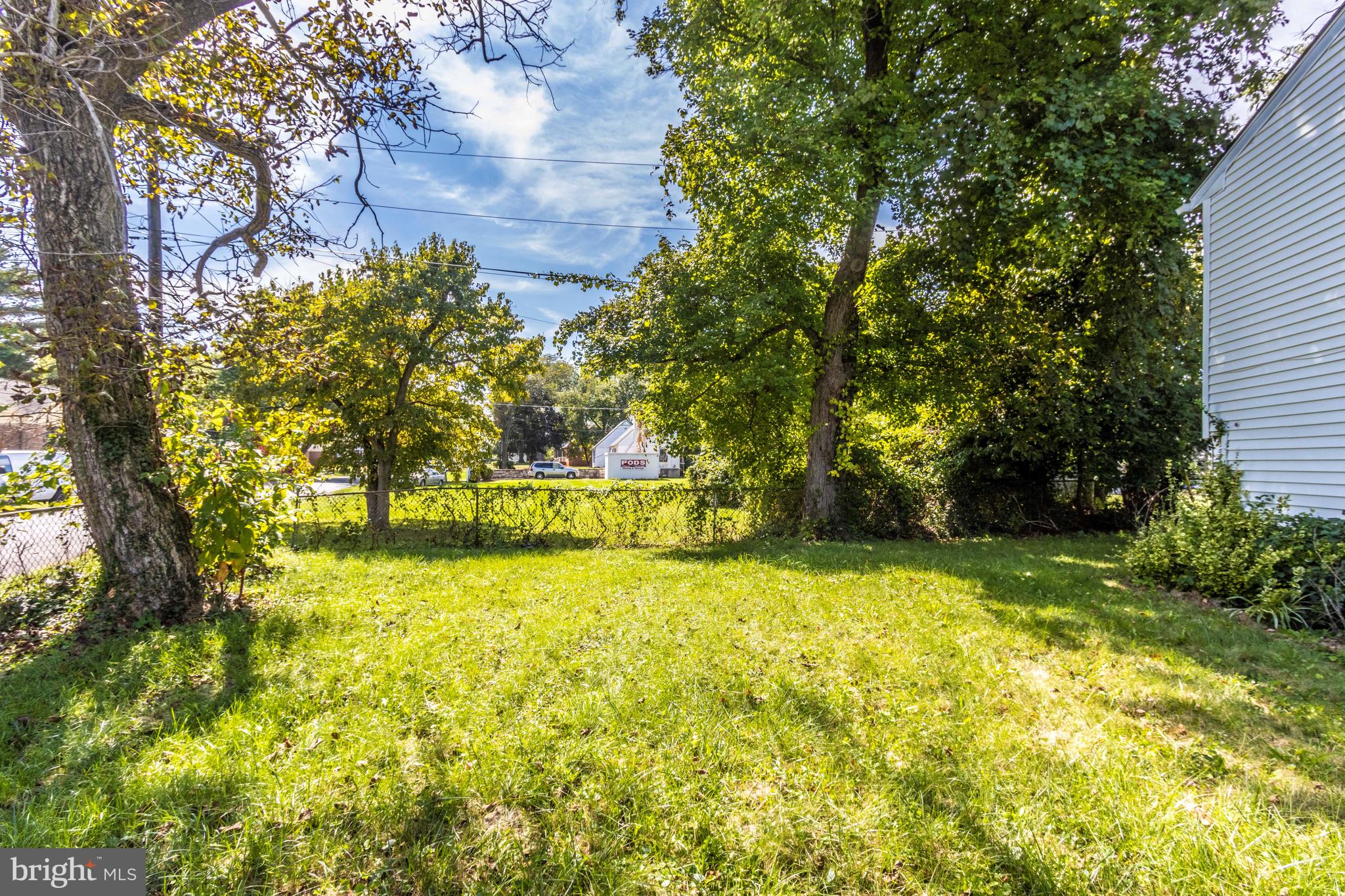 TEN ACRES - Residential