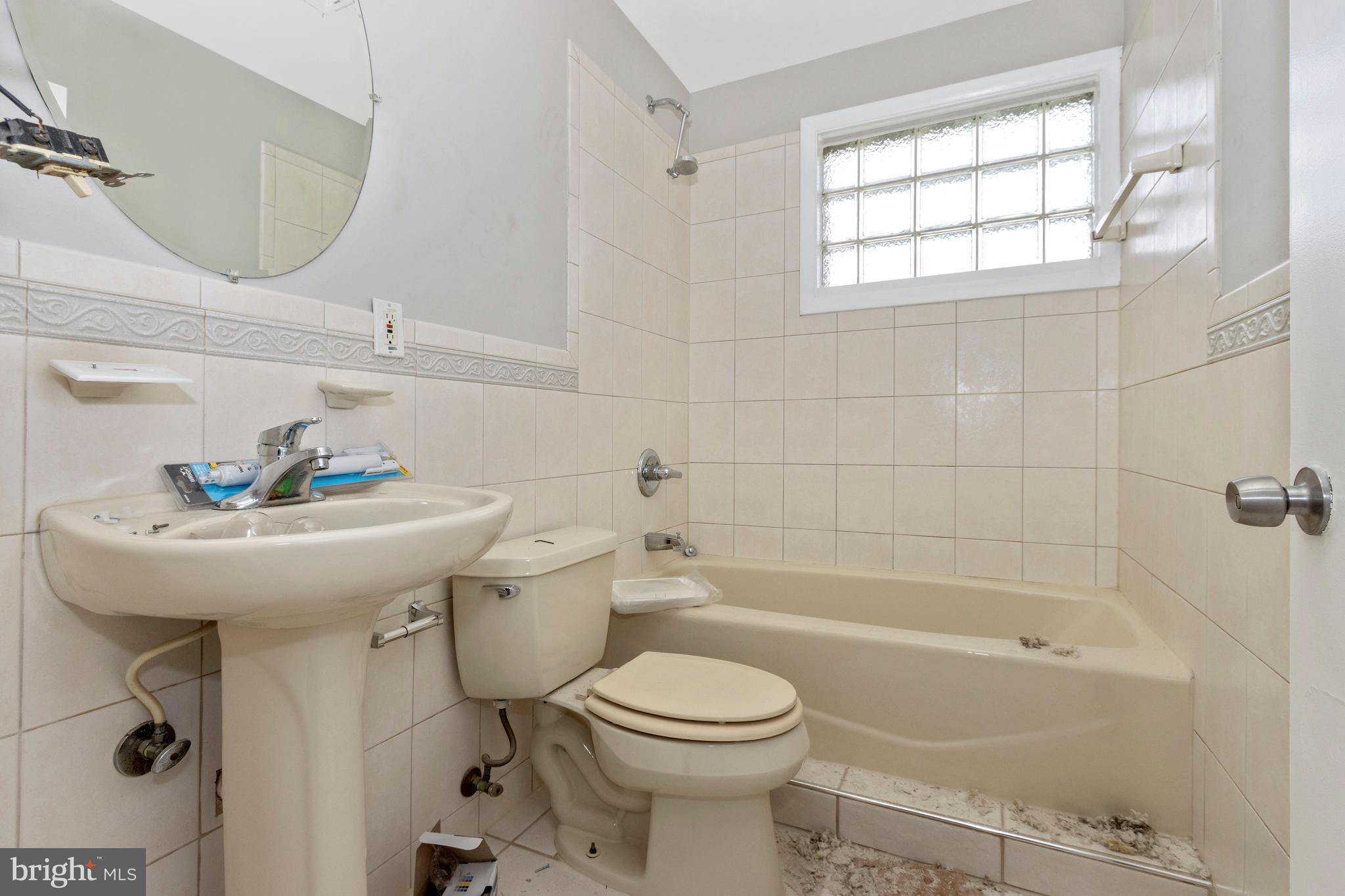 TEN ACRES - Residential