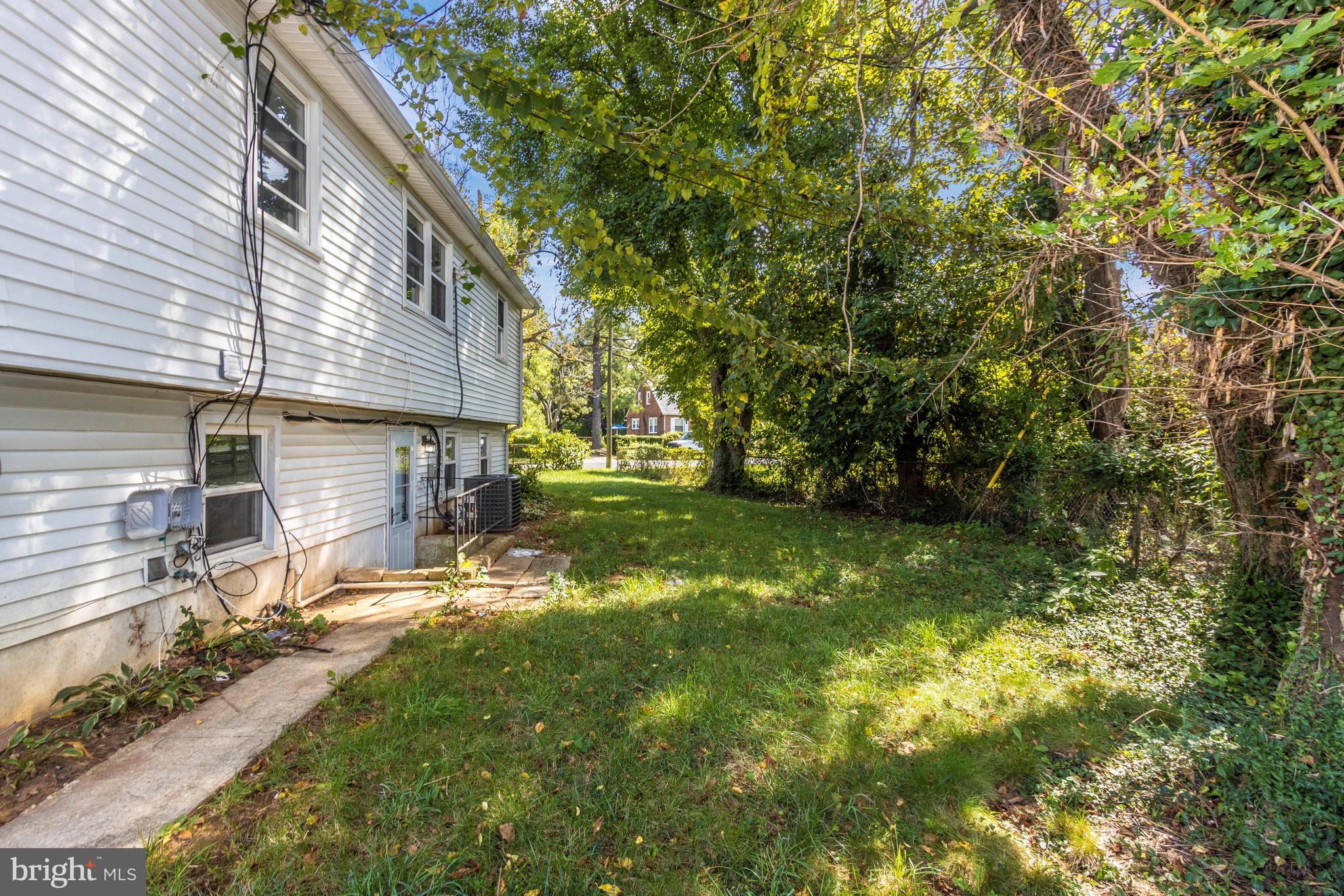 TEN ACRES - Residential