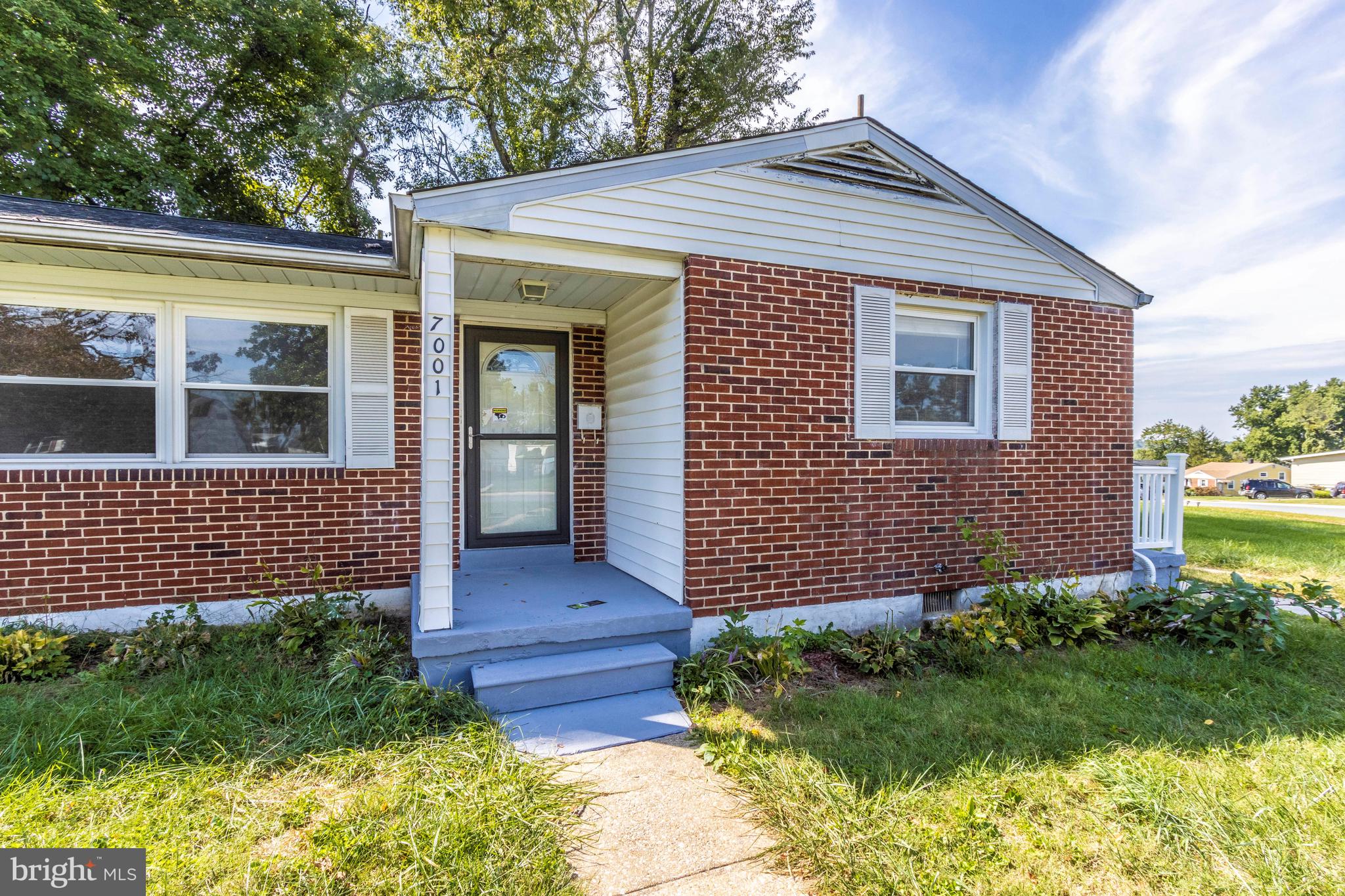 TEN ACRES - Residential